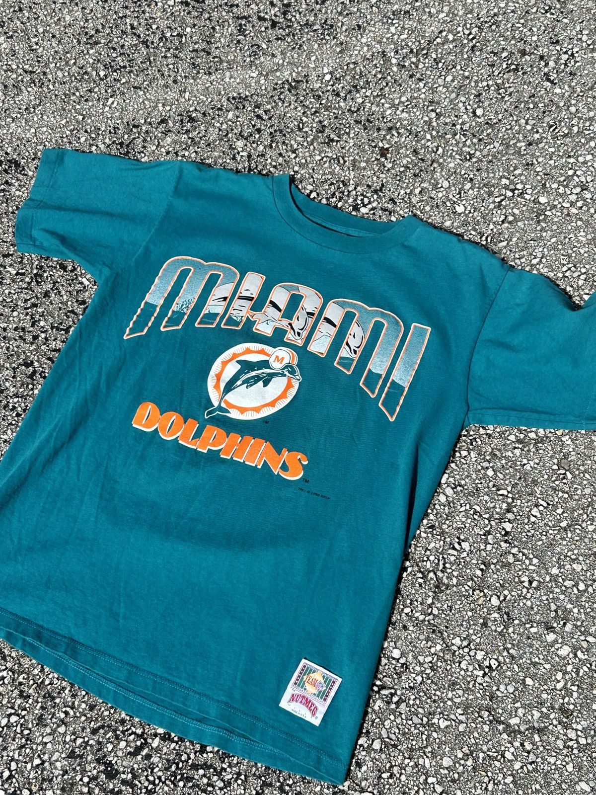 Nutmeg Nutmeg Mills 1993 Miami Dolphins t-shirt: size L Size US L / EU 52-54 / 3 - 3 Thumbnail