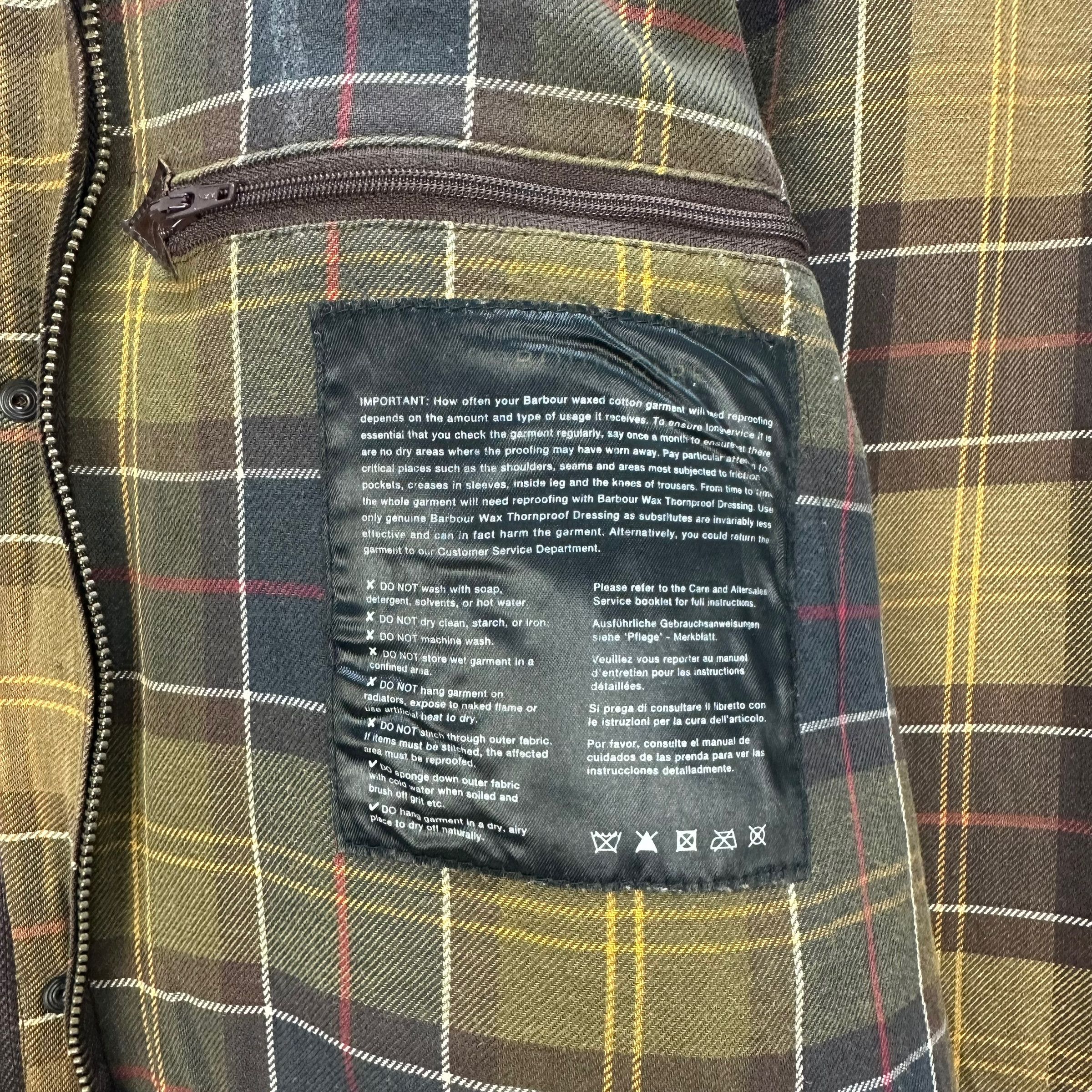 Barbour BARBOUR TARTAN LINED HOODED WAXED JACKET #8177-208 Size US M / EU 48-50 / 2 - 11 Thumbnail