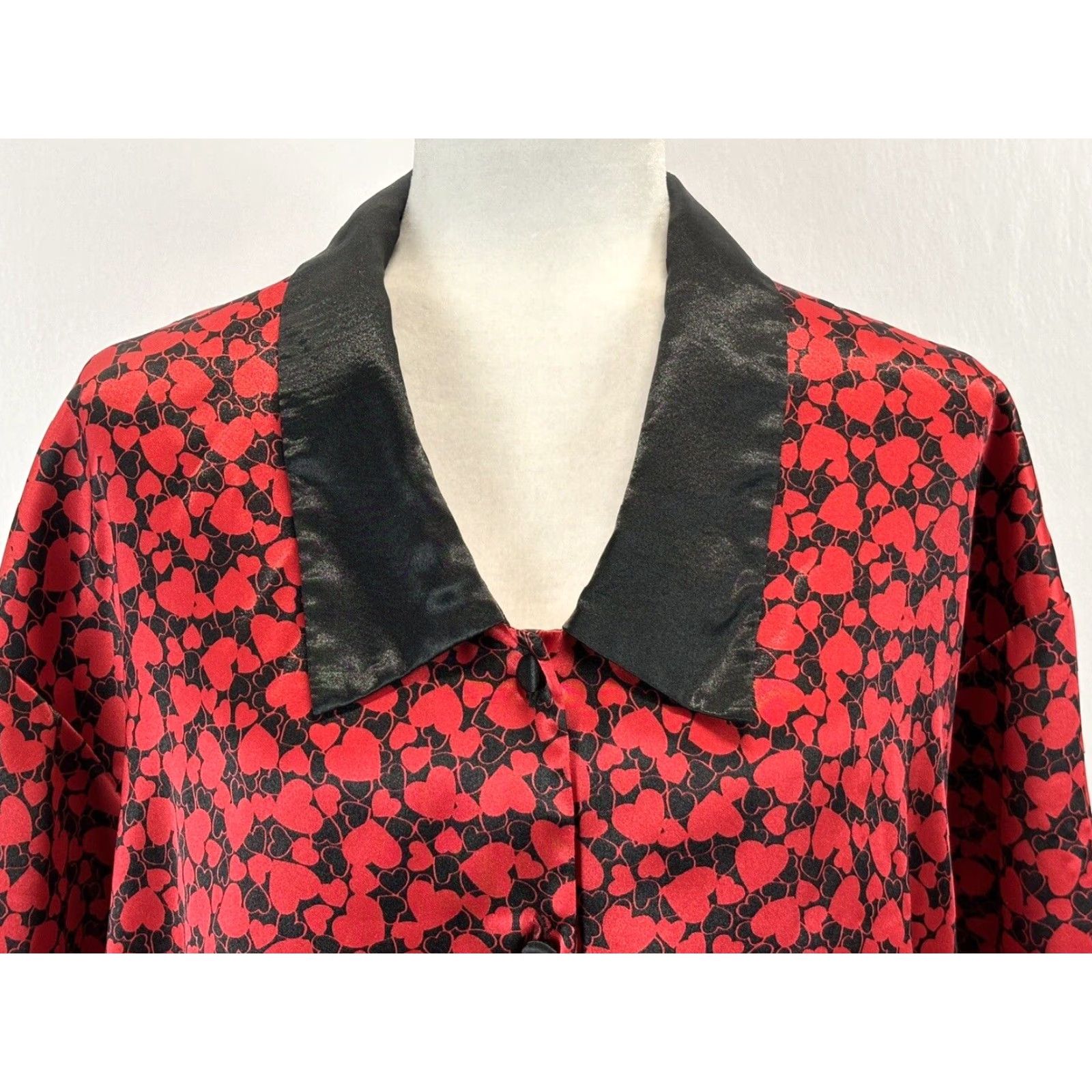 Victoria's Secret VINTAGE Victoria’s Secret Pajamas Sz Large Red, Black Hearts Satin V-Day Gold Womens Size L / US 10 / IT 46 - 6 Thumbnail