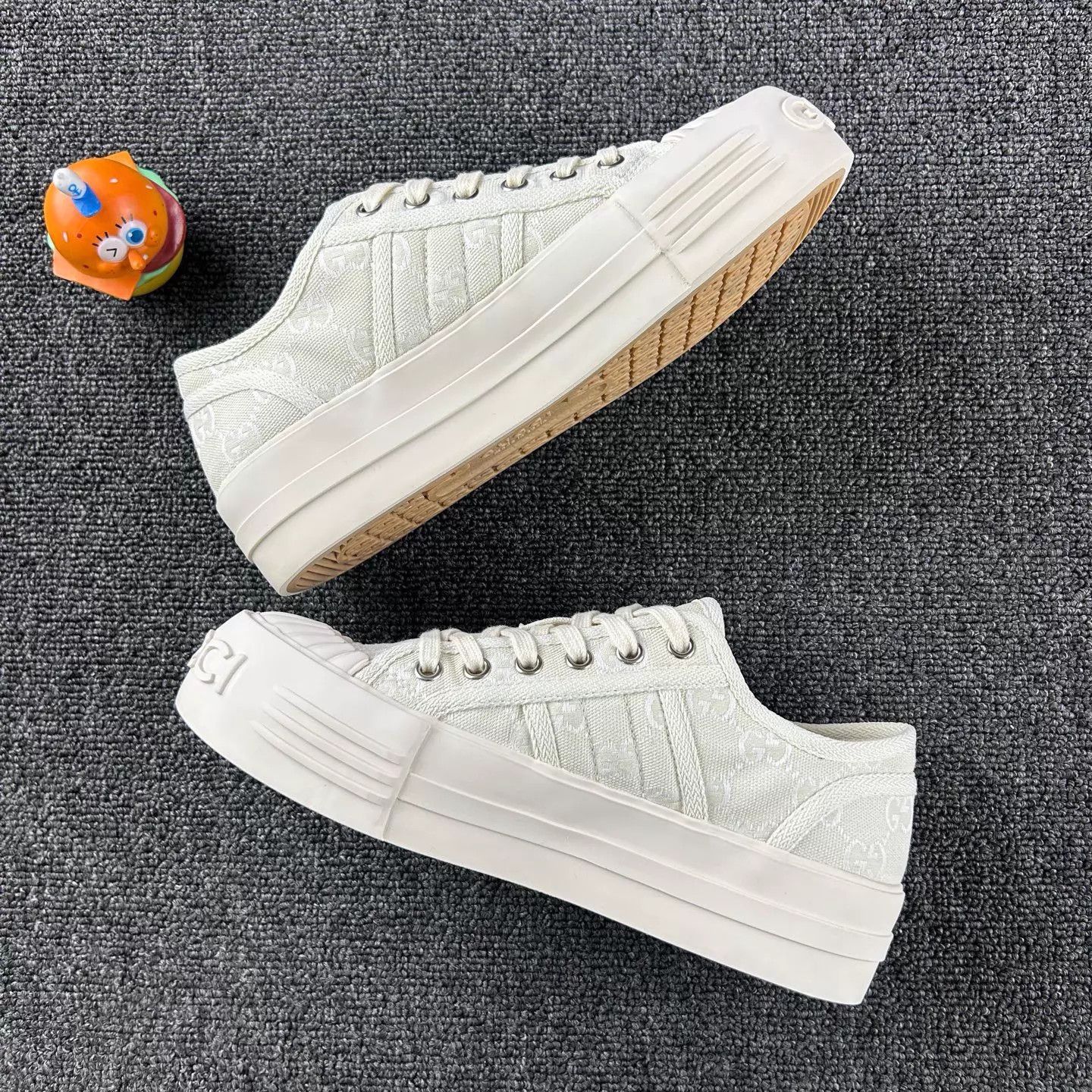 Gucci Gucci Classic Platform Canvas Sneaker EU 36 HB6542 Size US 5.5 / IT 35.5 - 3 Thumbnail