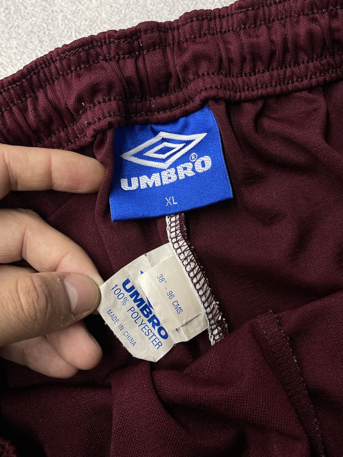 Umbro Vintage Umbro Basic Vinous Shorts Football Y2K Soccer Size US 36 / EU 52 - 6 Thumbnail