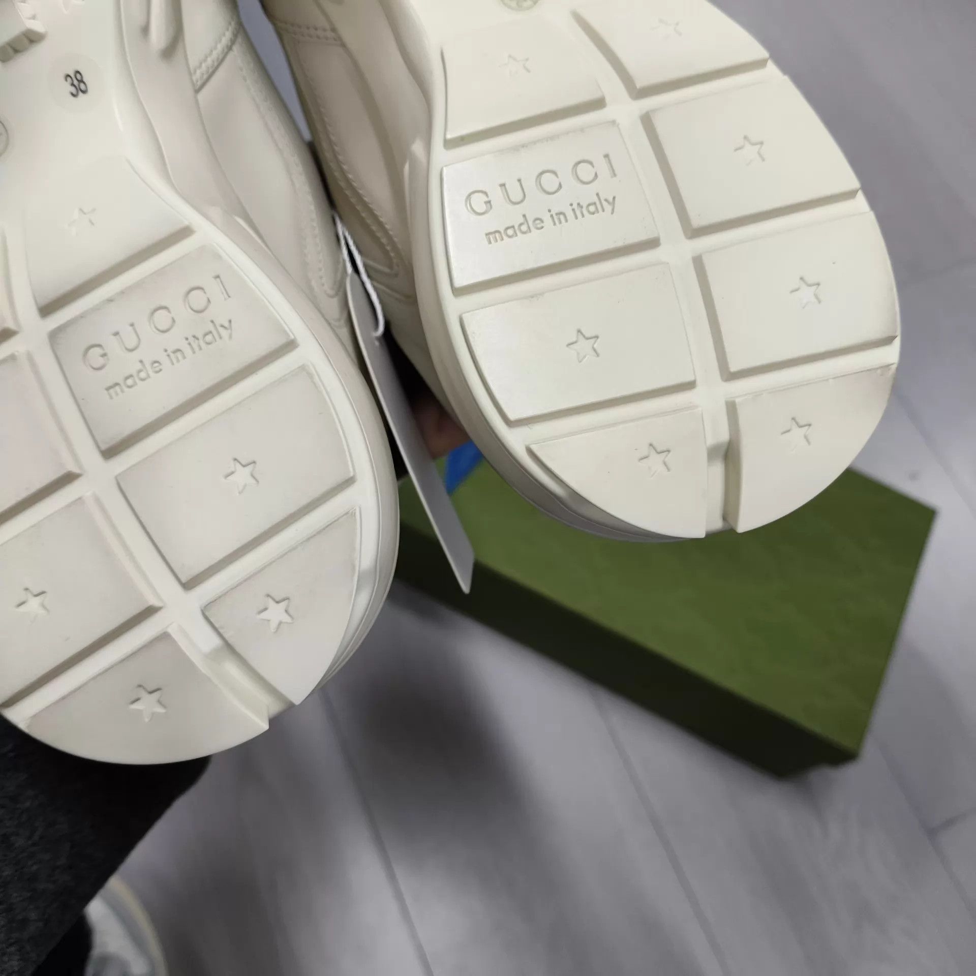Gucci Gucci Leather Print Sneakers New 38 260115WHHSJ01 Size US 7.5 / IT 37.5 - 4 Thumbnail