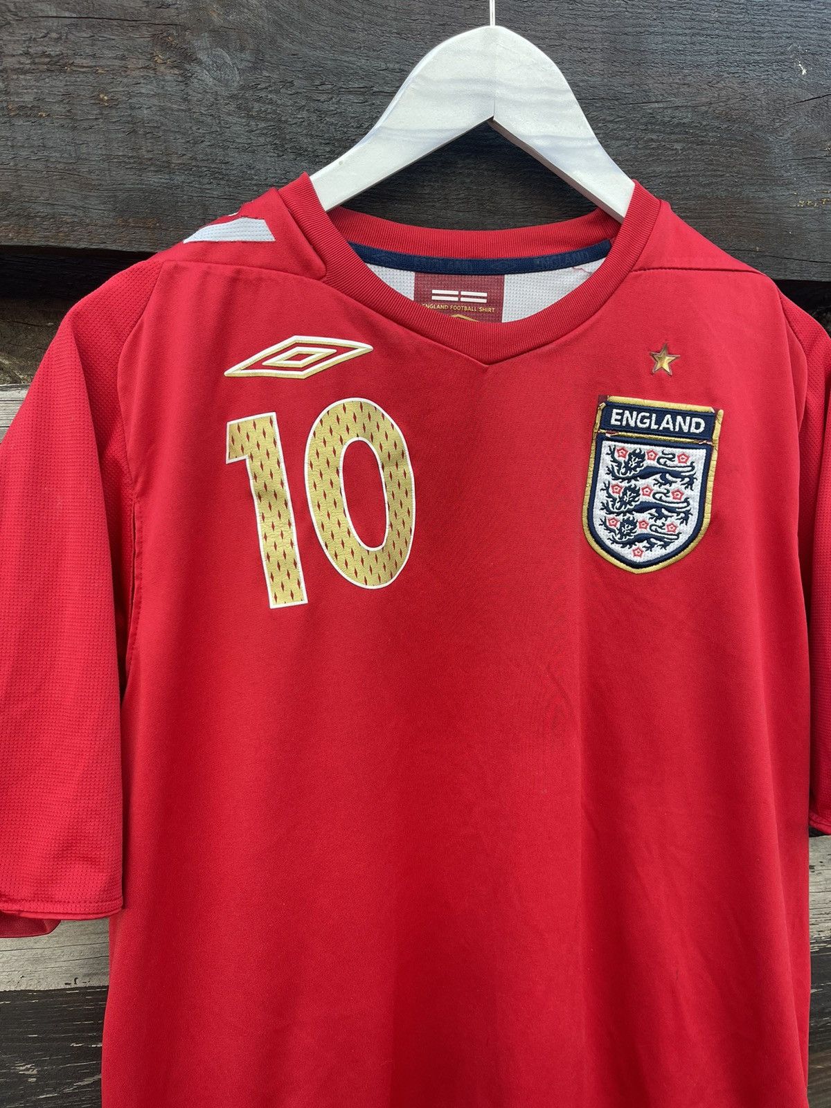 Umbro × Vintage Y2K Umbro #10 Owen England vintage soccer jersey Size US L / EU 52-54 / 3 - 4 Thumbnail