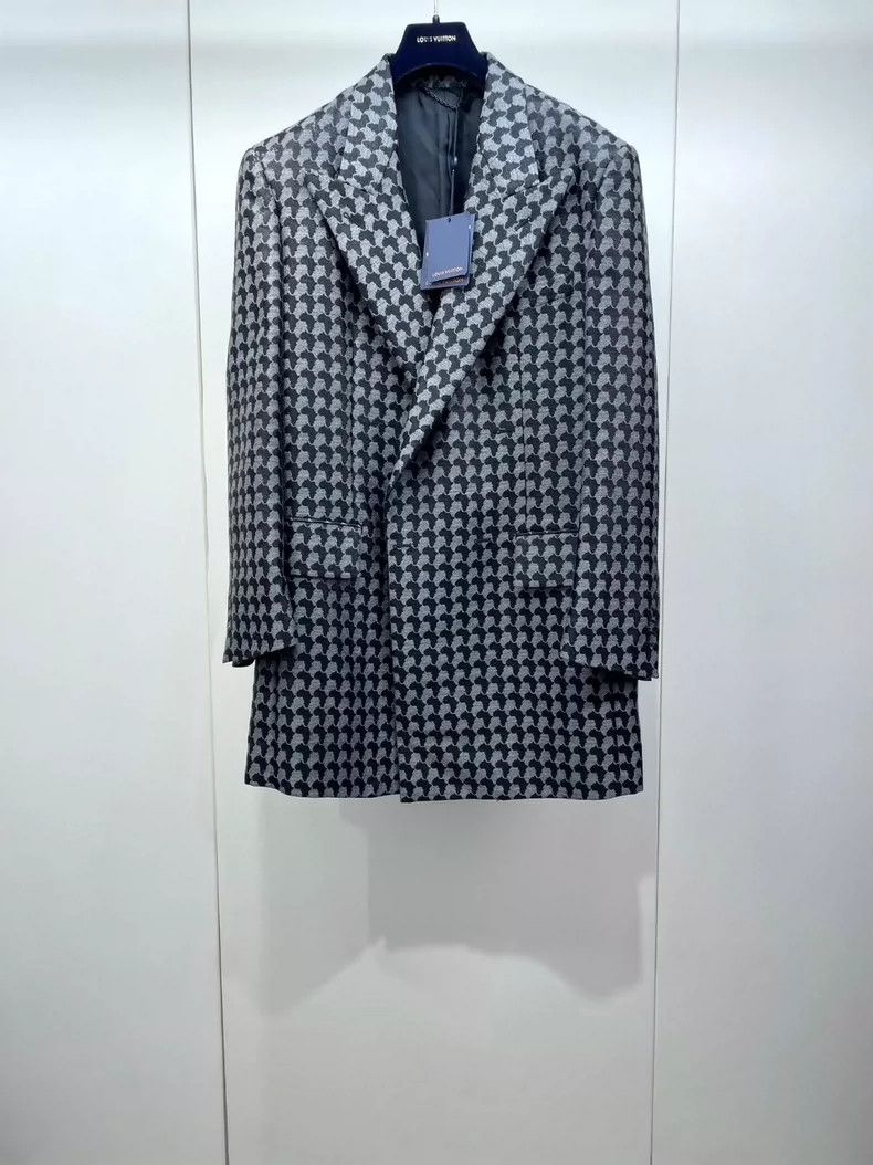 Louis Vuitton LOUIS VUITTON Black and grey jacket 2504-Nextarrow Size US M / EU 48-50 / 2 - 1 Thumbnail