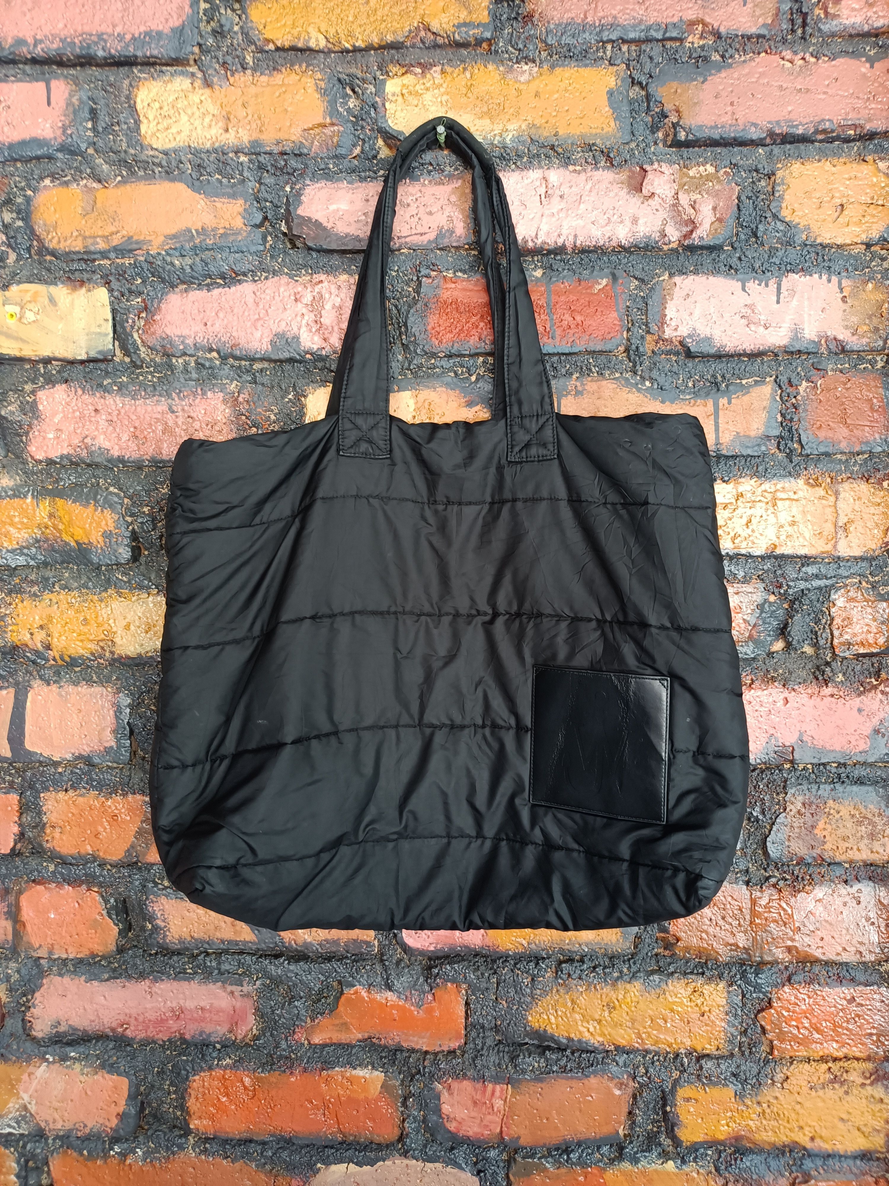 Japanese Brand Jw Anderson Uniqlo Nylon Puffer Tote Bag Size ONE SIZE - 1 Thumbnail