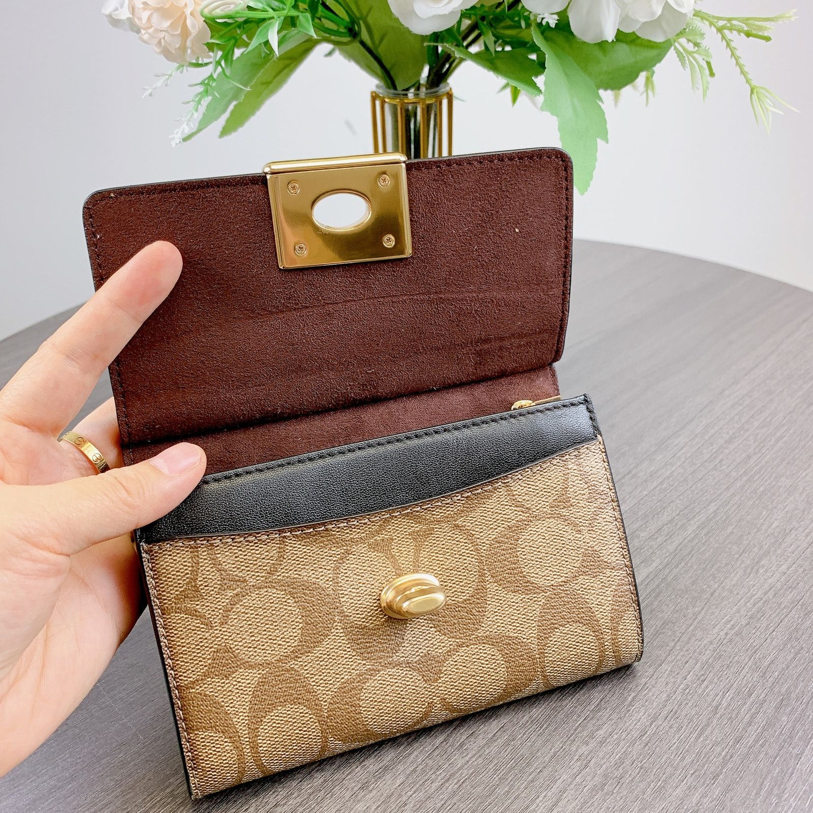 Coach Coach F76789 Cassidy Turnlock Medium Wallet In Signature Size ONE SIZE - 4 Thumbnail