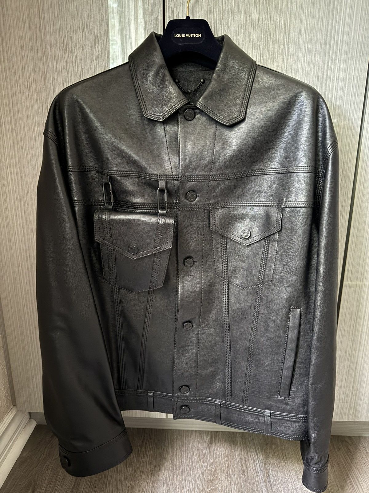 Louis Vuitton Louis Vuitton Chain Logo Calfskin Leather Trucker Jacket Size US L / EU 52-54 / 3 - 2 Thumbnail