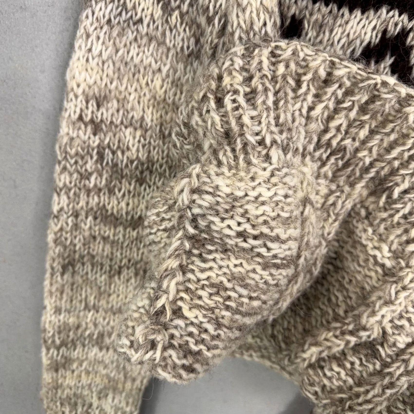 Vintage VINTAGE Handmade Sweater Womens Small Beige Leaf Fair Isle Cable Knit Pullover Size S / US 4 / IT 40 - 6 Thumbnail