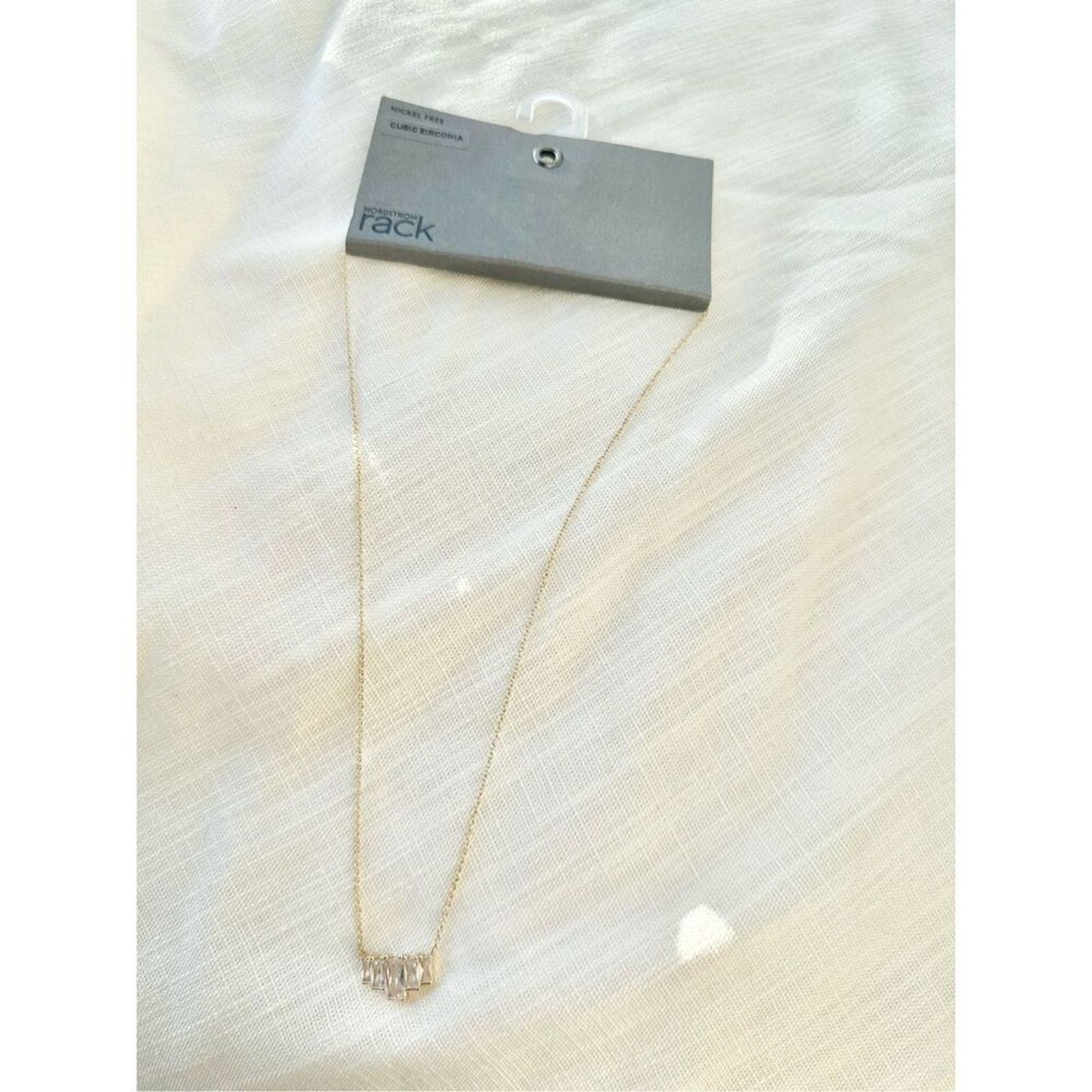Nordstrom Nordstrom Cubic Zirconia Pendant Necklace - Excellent! Size ONE SIZE - 2 Thumbnail