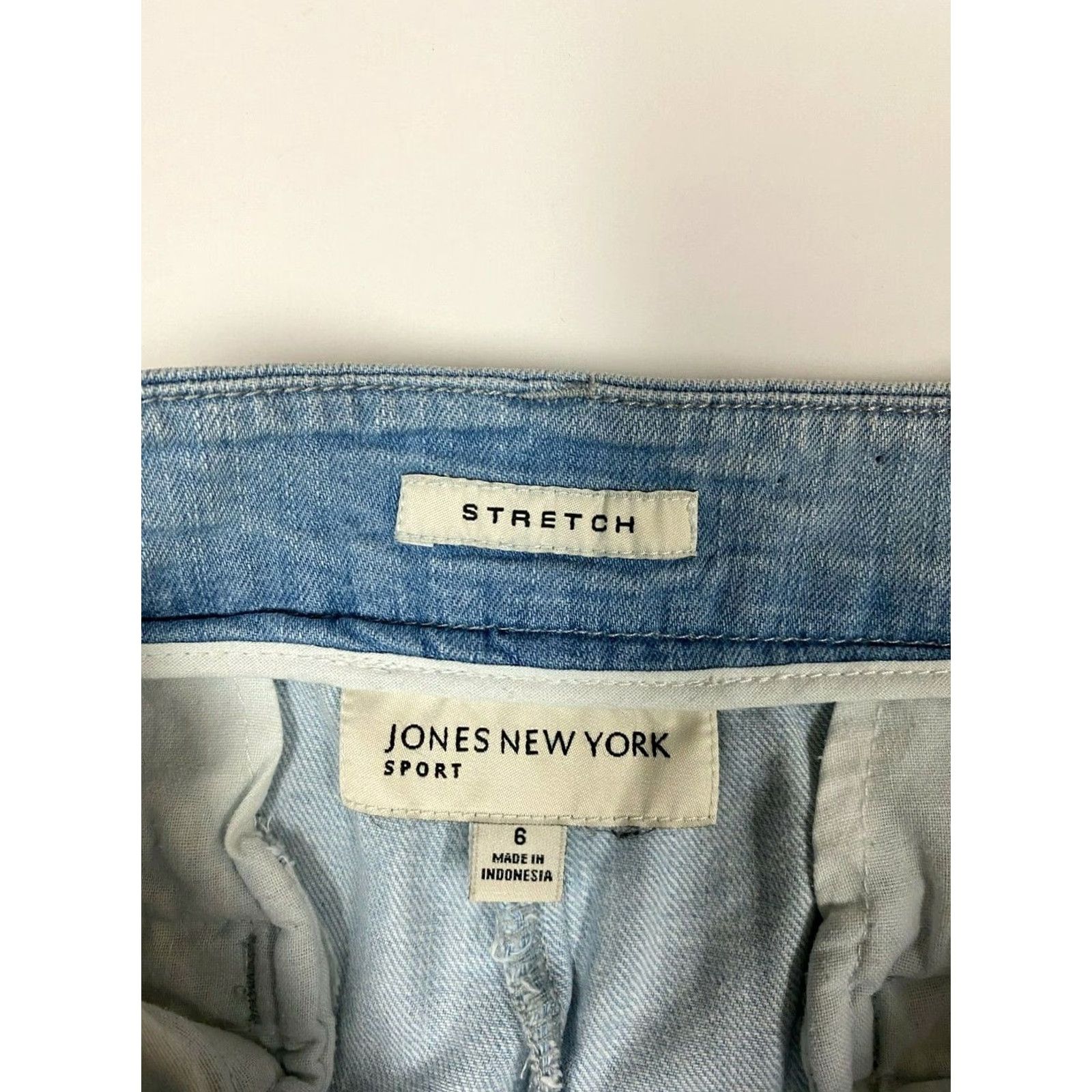 Jones New York Jones New York Bermuda Shorts 6 Women's Blue Denim Cotton Blend Spandex Stretch Zipper Inseam 12 Casual Regular Vintage: No Size 28" / US 6 / IT 42 - 2 Thumbnail