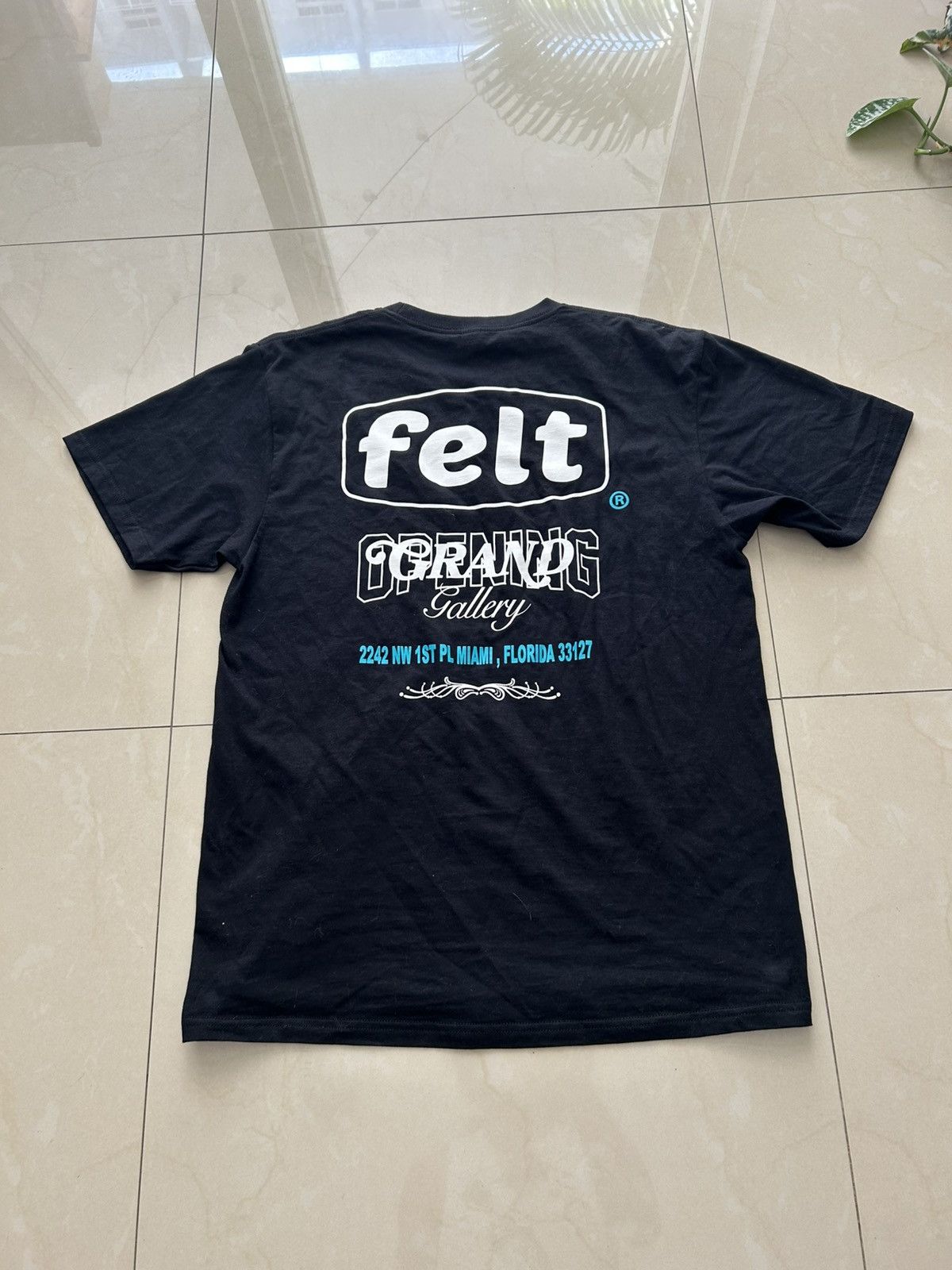 FELT Felt x Gallery Opening Collab tee Size US L / EU 52-54 / 3 - 1 Thumbnail