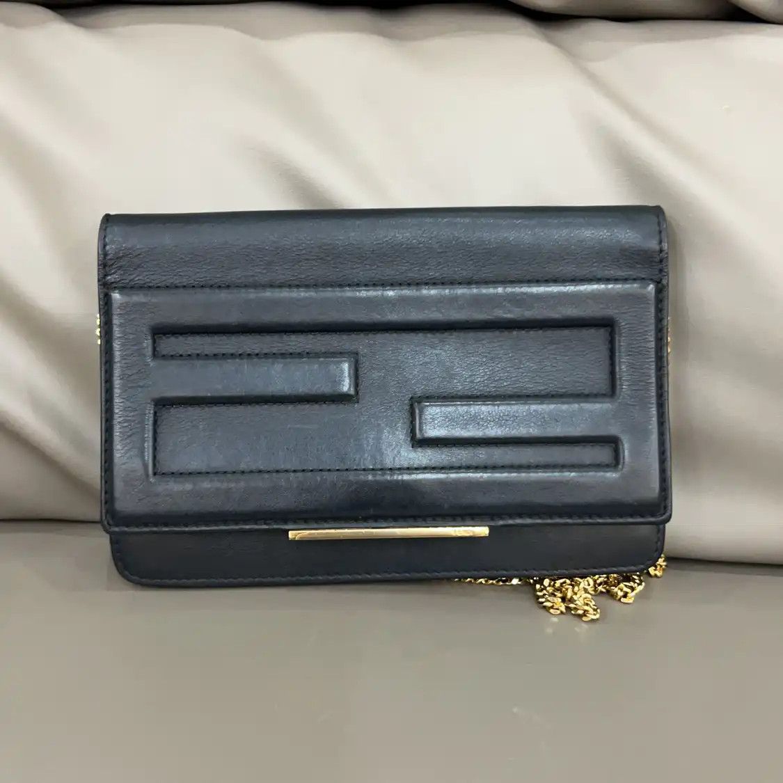 Fendi FENDI Tube black cowhide leather doubleF embossed crossbody bag Size ONE SIZE - 1 Thumbnail