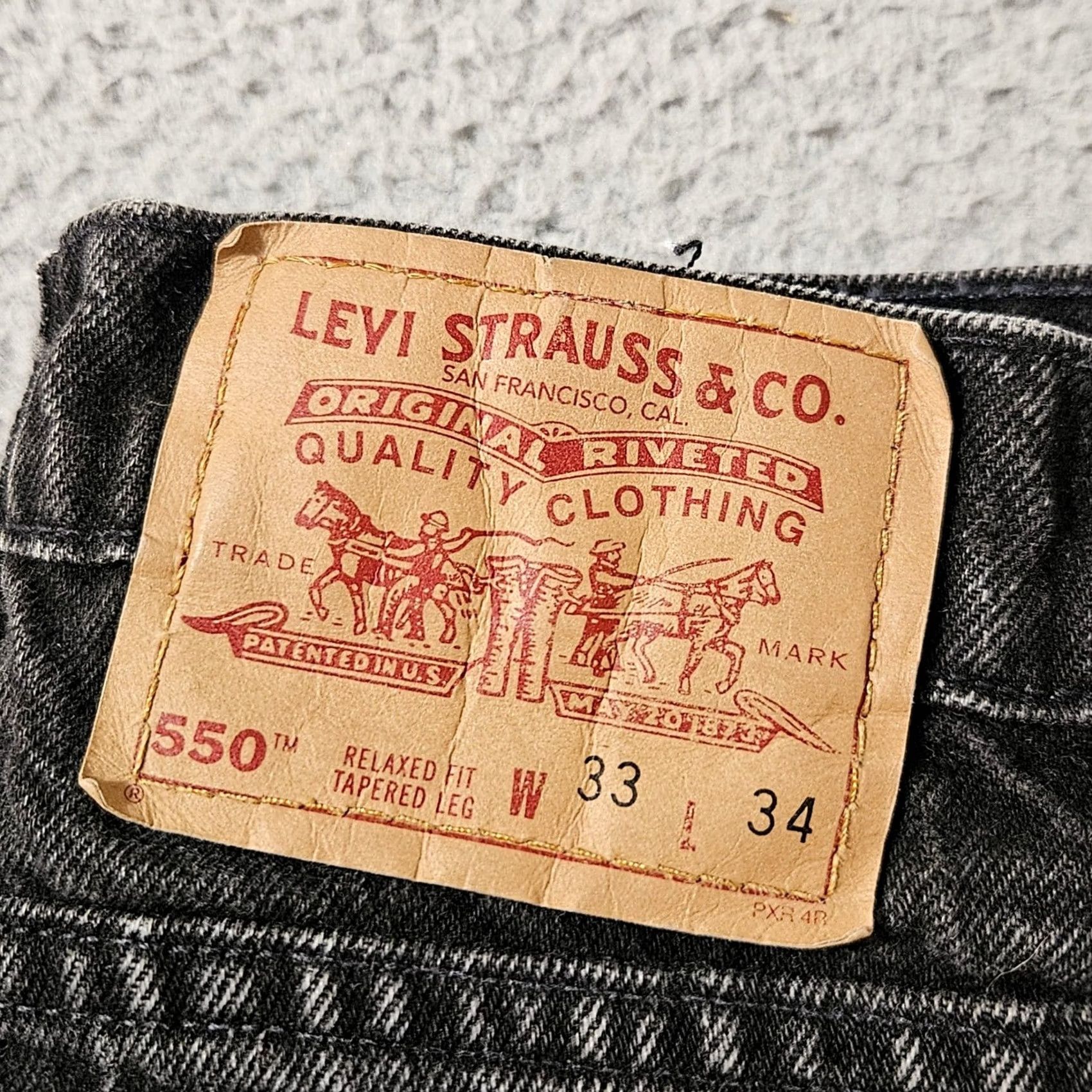 Levi's VINTAGE Levi's 550 Relaxed Tapered Leg Black Denim Jeans USA 90s 33x34 Mens Size US 33 - 4 Thumbnail