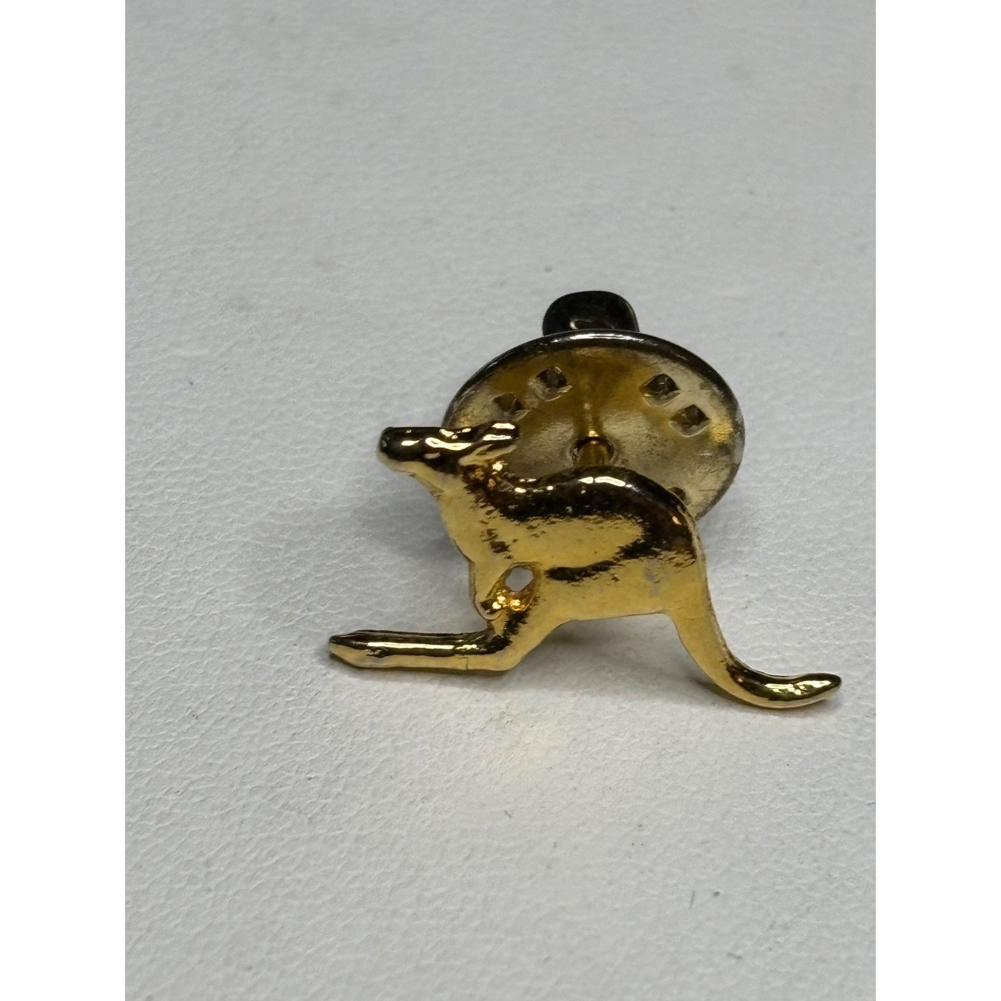 Other Gold-Tone Kangaroo Lapel Pin Size ONE SIZE - 2 Thumbnail
