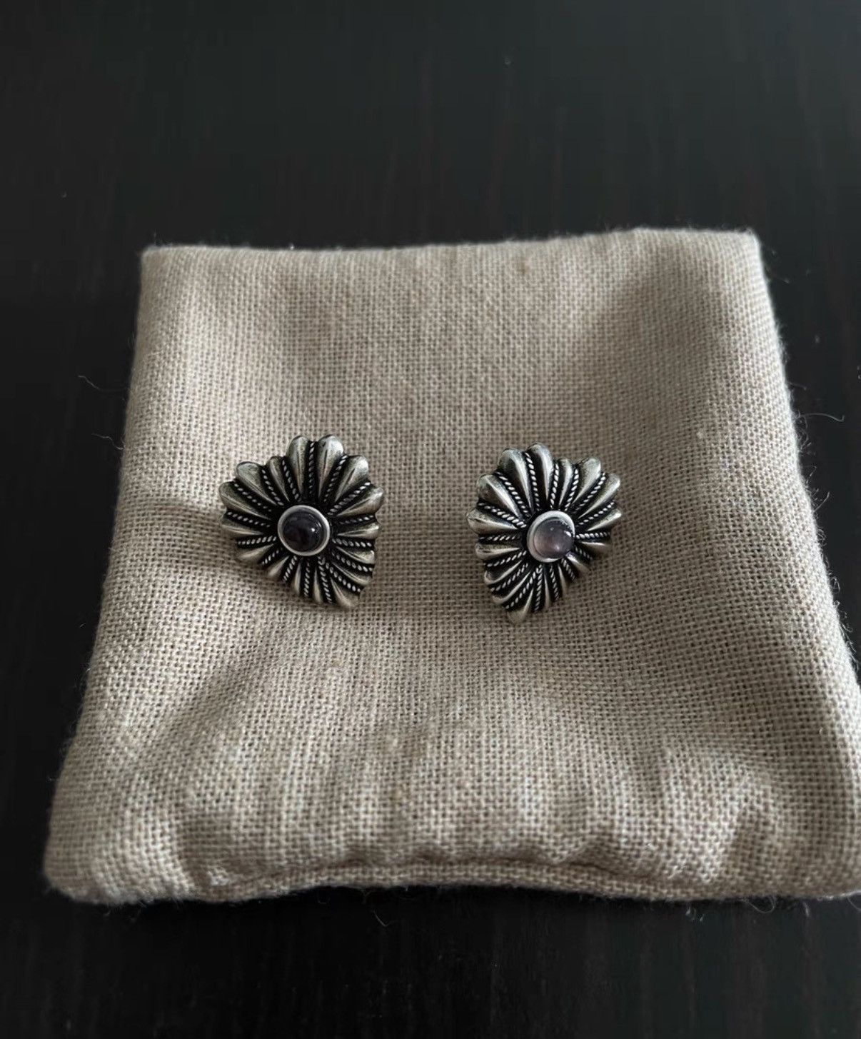 Gucci Gucci 925 Sterling Silver Heart Stud Earrings Size ONE SIZE - 1 Thumbnail