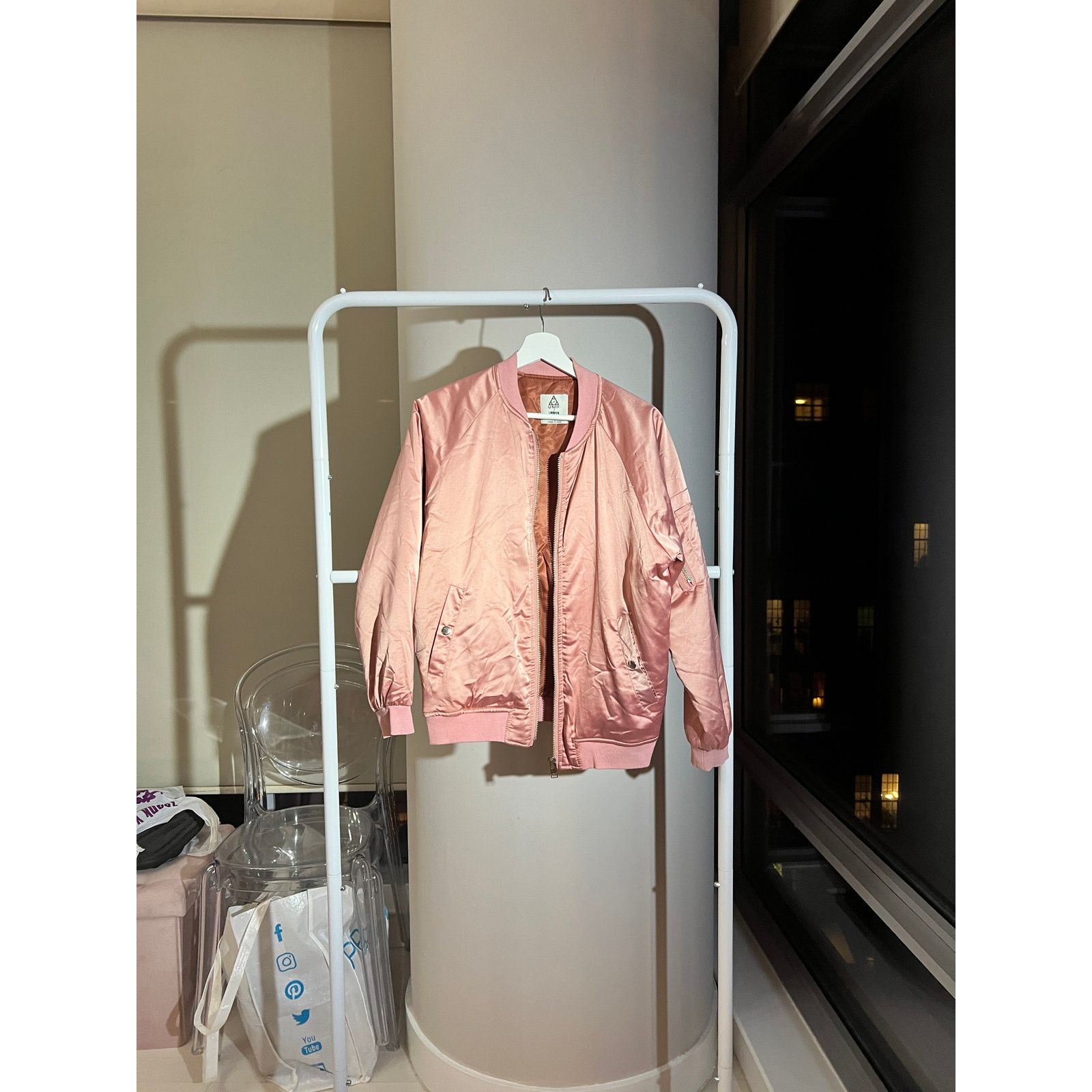 UNIF Unif X Urban Outfitters Pink Satin Bomber Jacket Size S / US 4 / IT 40 - 2 Thumbnail