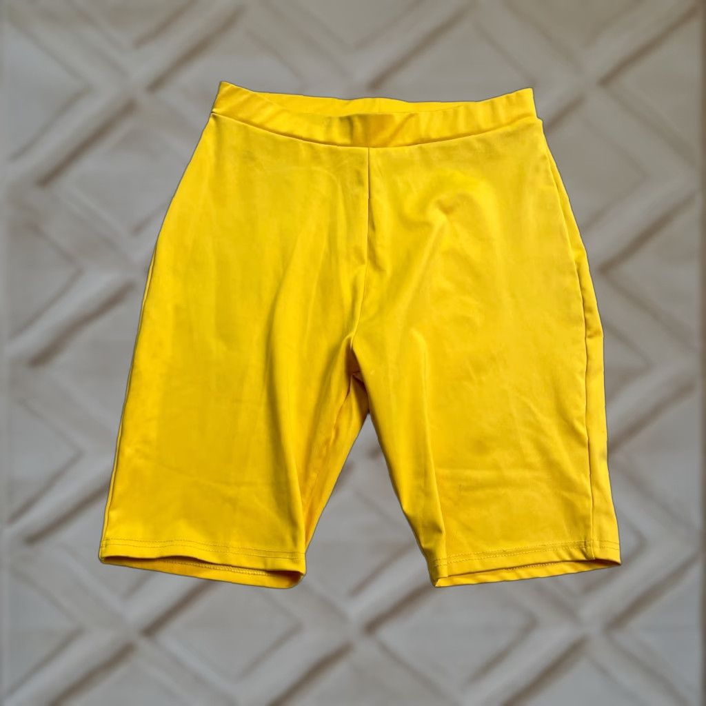 Vintage Unbranded Yellow Casual Bike Shorts Womens M Regular 28 Inseam 8.5 in Compression Breathable Lightweight Size 32" / US 10 / IT 46 - 1 Thumbnail