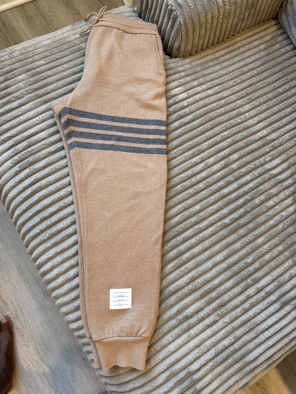 Thom Browne Cashmere Thom Browne sweatpants Size US 40 / EU 56 - 1 Thumbnail