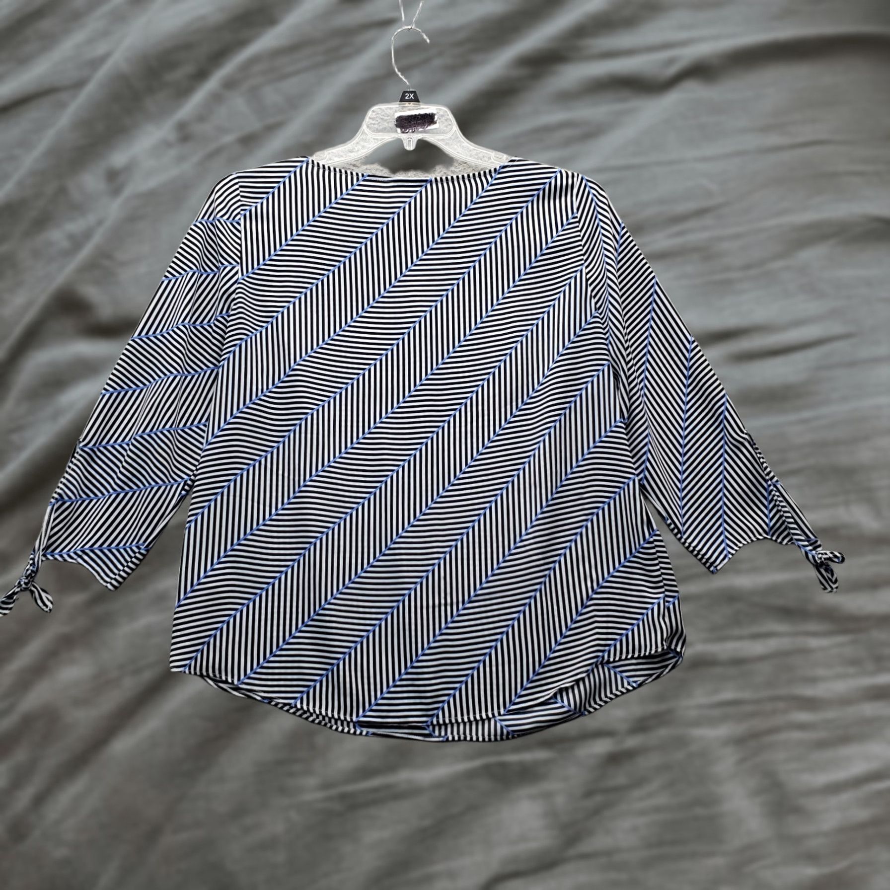 Talbots Talbots Blouse Womens Large Multicolor Striped Stretch Tie Sleeve Round Neck Shirt Womens Size L Size L / US 10 / IT 46 - 1 Thumbnail
