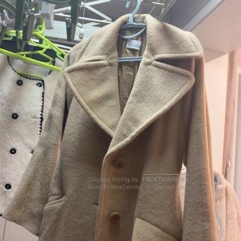Valentino Valentino Large lapel coat Size M / US 6-8 / IT 42-44 - 2 Thumbnail