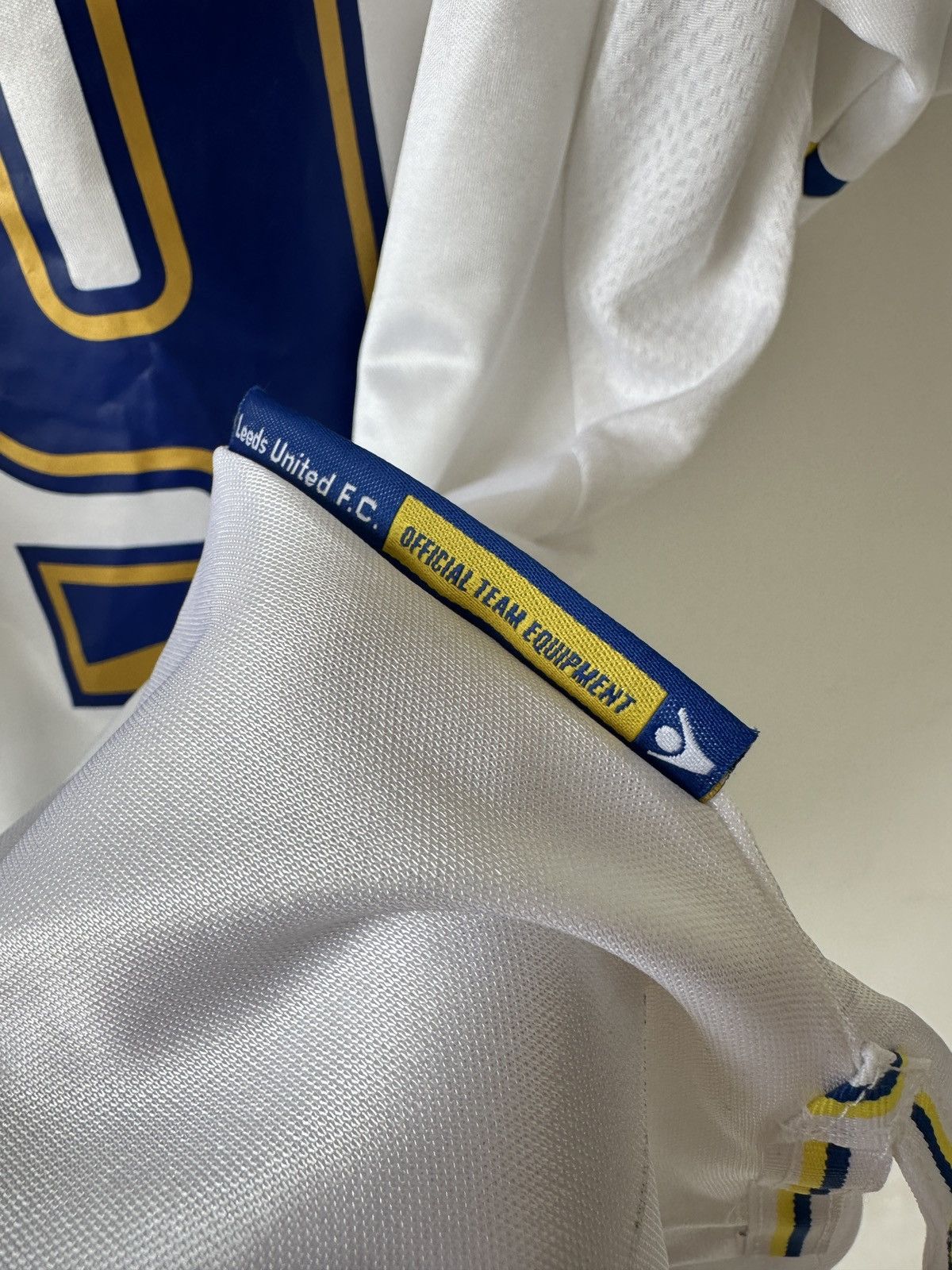 Macron Leeds United 2011/2012 Home Jersey Macron Size US L / EU 52-54 / 3 - 13 Thumbnail