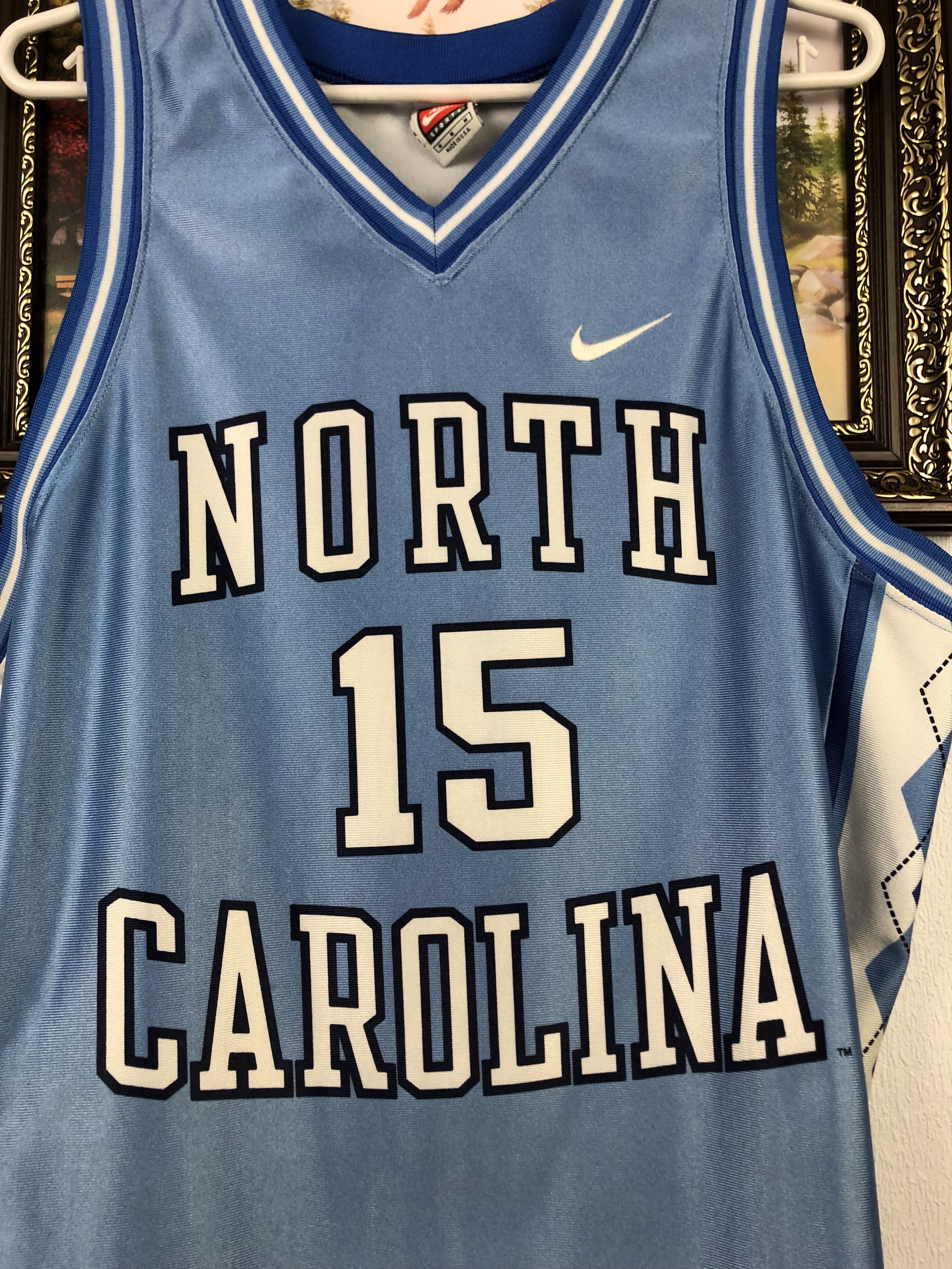 NBA Vintage 90's Nike North Carolina #15 Basketball Jersey NCAA Size US M / EU 48-50 / 2 - 5 Thumbnail