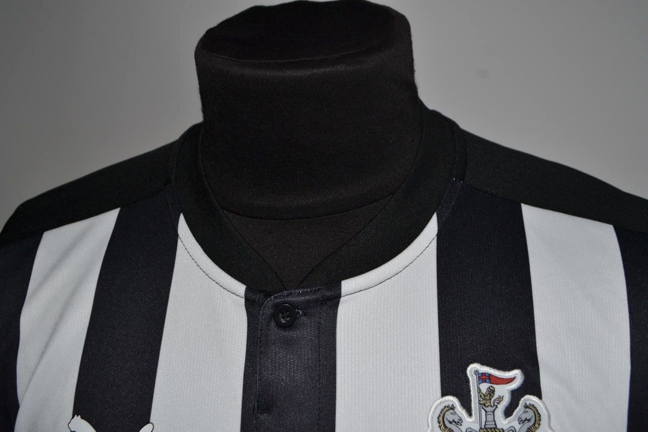 Puma Puma Newcastle United Home football shirt Jersey Size XL Size US XL / EU 56 / 4 - 3 Thumbnail
