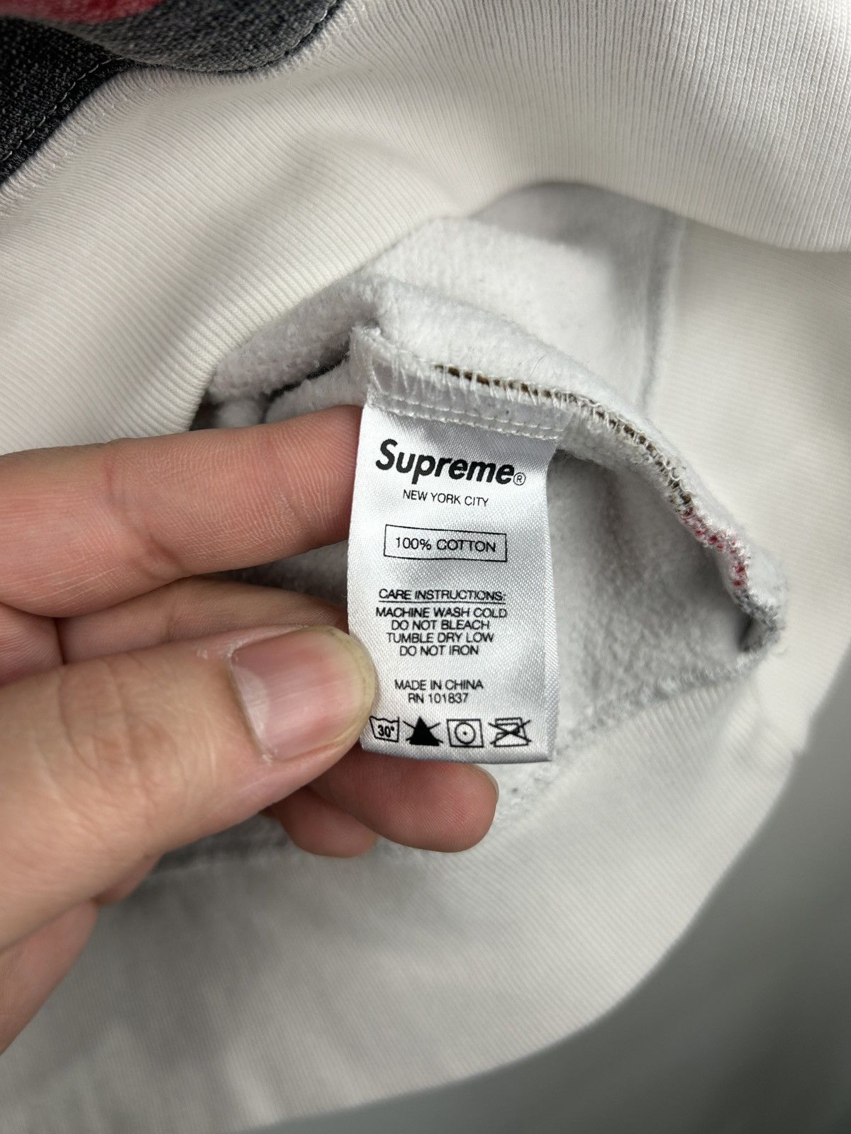 Supreme Supreme SS18 Striped Red Hoodie Size US M / EU 48-50 / 2 - 8 Thumbnail