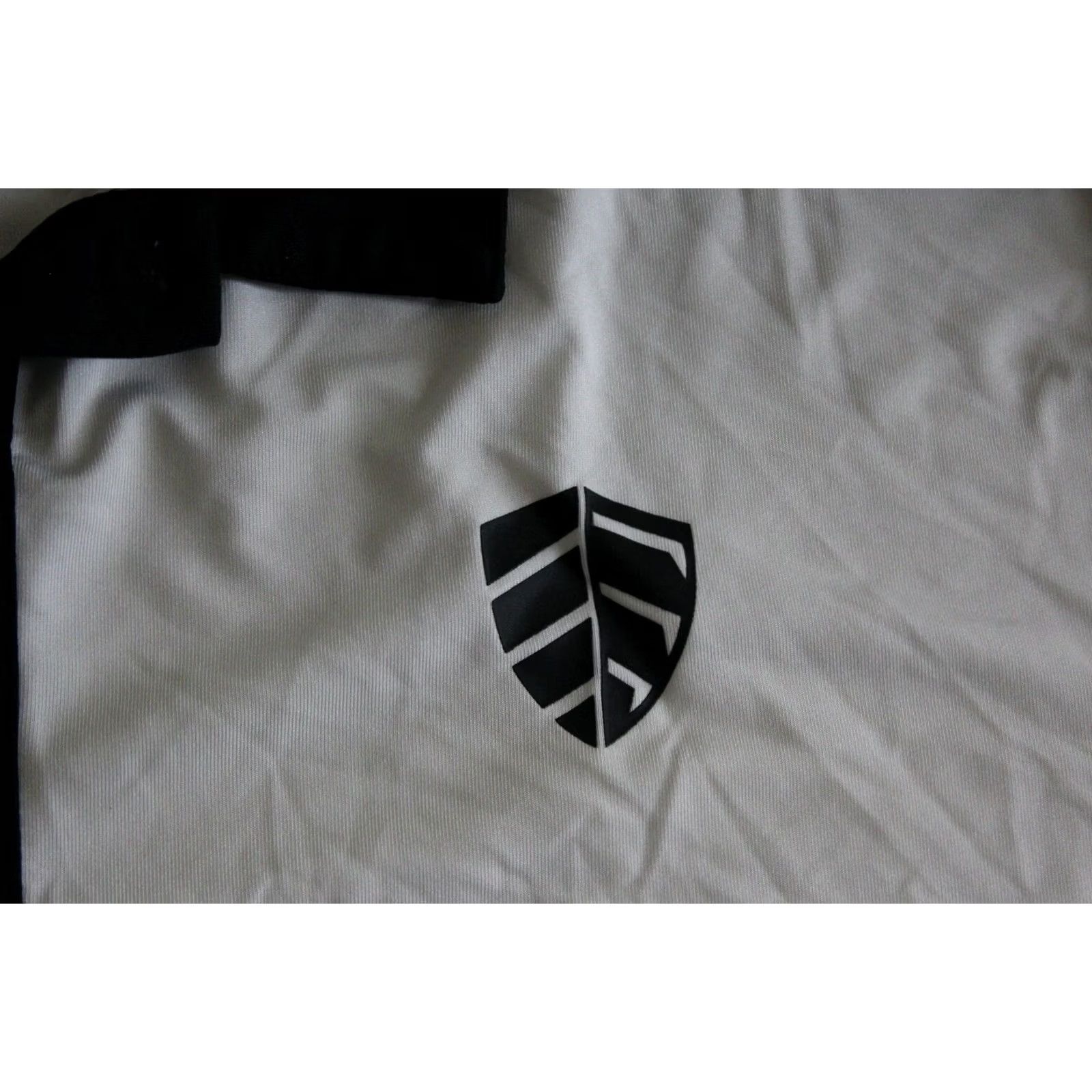 Logo Athletic Shield Mens L Omnishield White Black Logo Athletic Polo Size US L / EU 52-54 / 3 - 6 Thumbnail