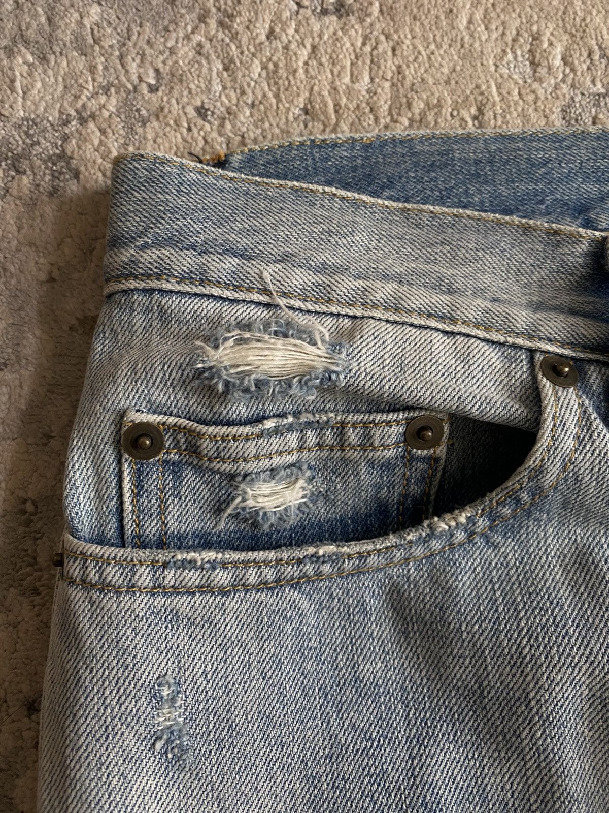 Hedi Slimane × Saint Laurent Paris Saint Laurent - 2015 Knee Repair D02 Lightwash Jeans Size US 32 / EU 48 - 4 Thumbnail