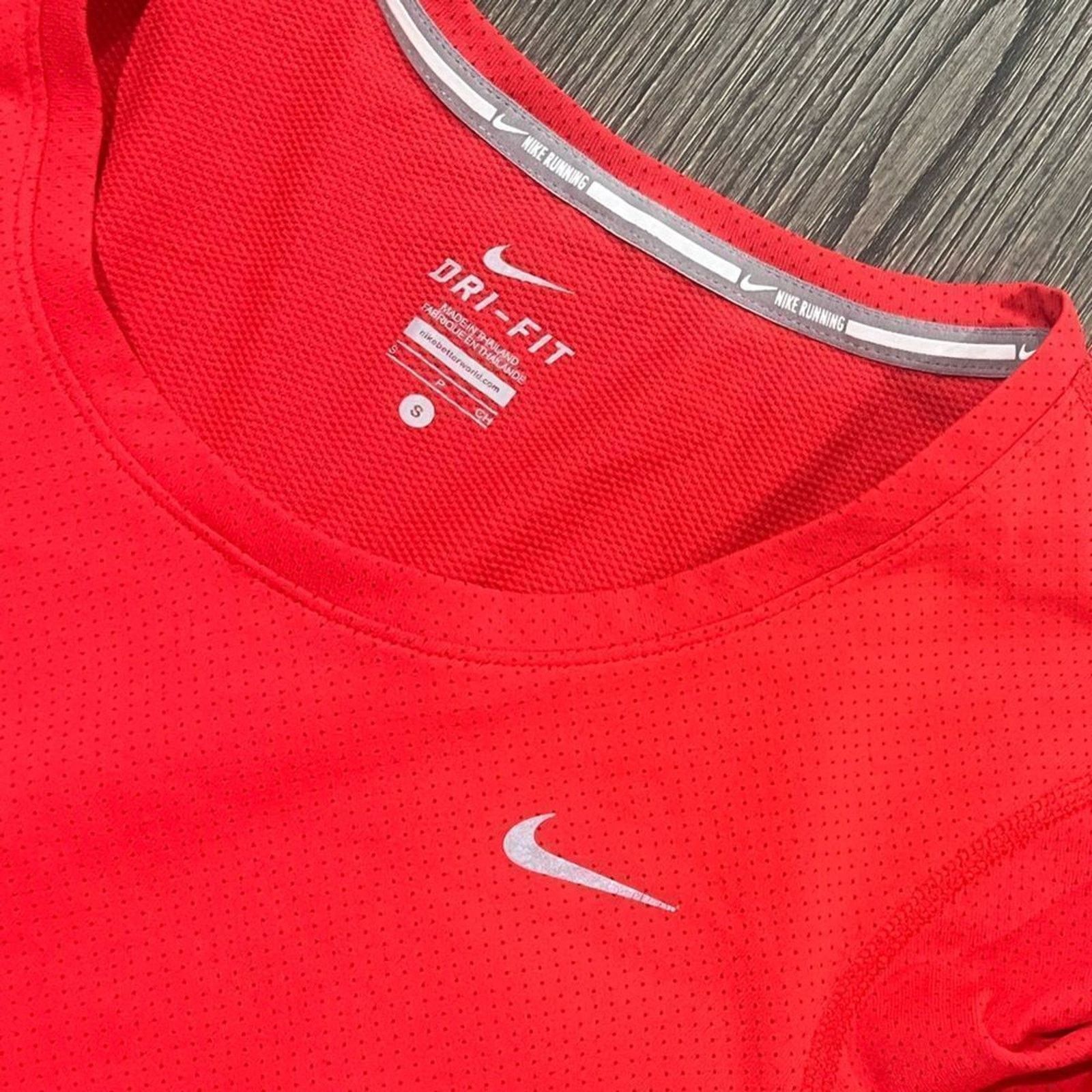 Nike Nike Dri-FIT Scoop Neck Long Sleeve Athletic Shirt Size S Size S / US 4 / IT 40 - 2 Thumbnail