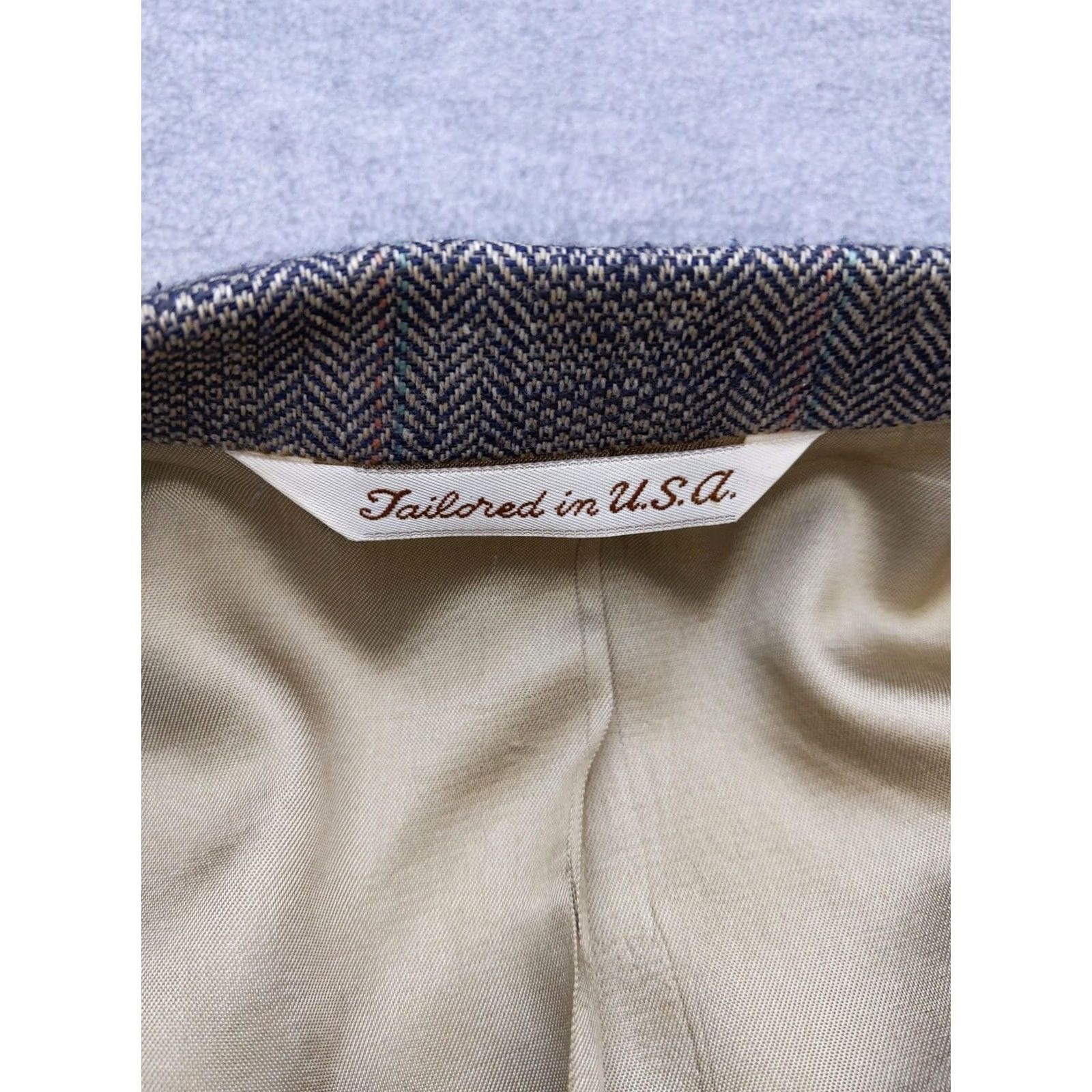 Stafford VINTAGE Stafford Sport Coat Mens 46L Gray Wool Herringbone Tweed Notch Lapel 2-Button Long Blazer 90s USA Mens Size 46R - 6 Thumbnail