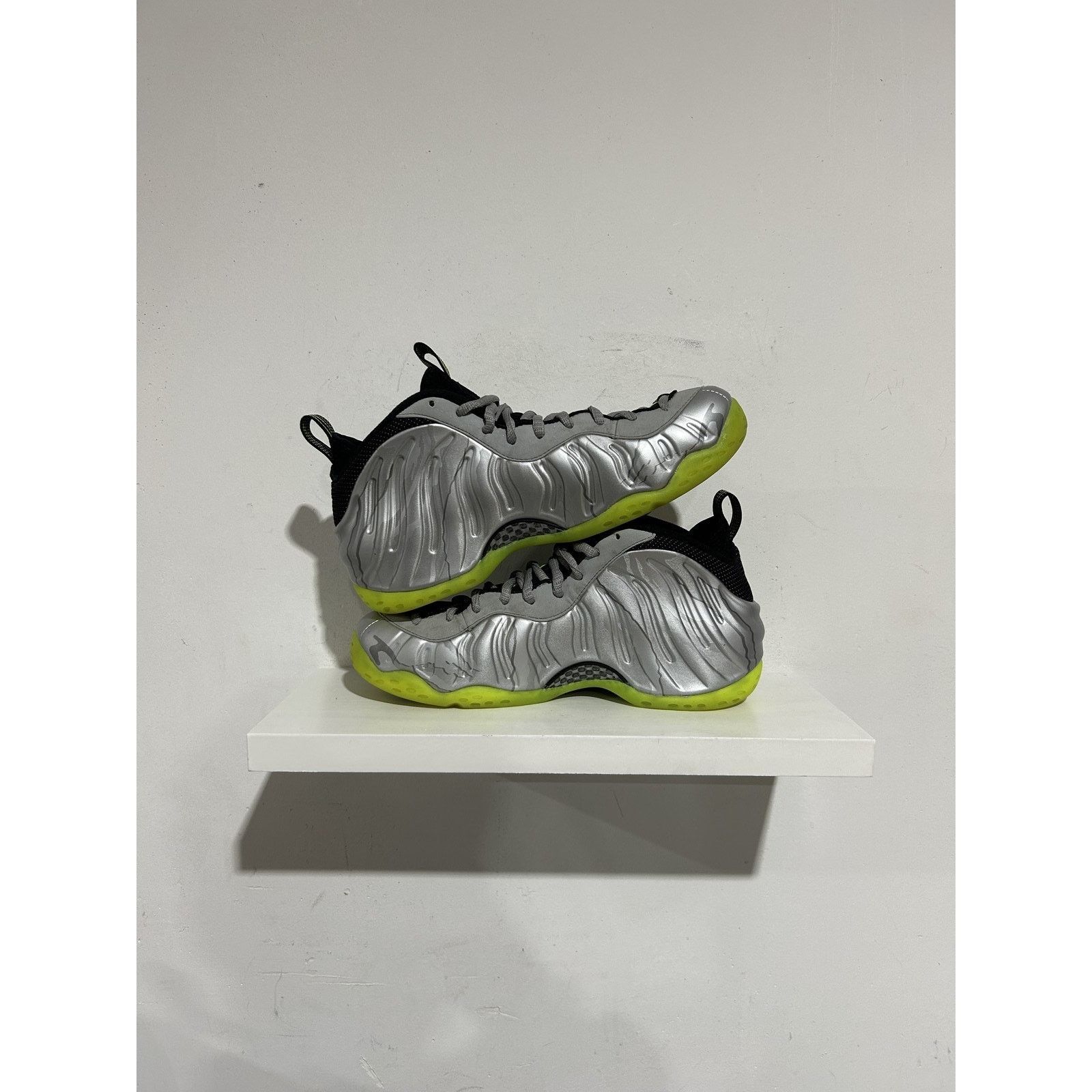 Nike NIKE AIR FOAMPOSITE SILVER VOLT CAMO SIZE 10.5 PREOWNED Size US 10.5 / EU 43-44 - 2 Thumbnail