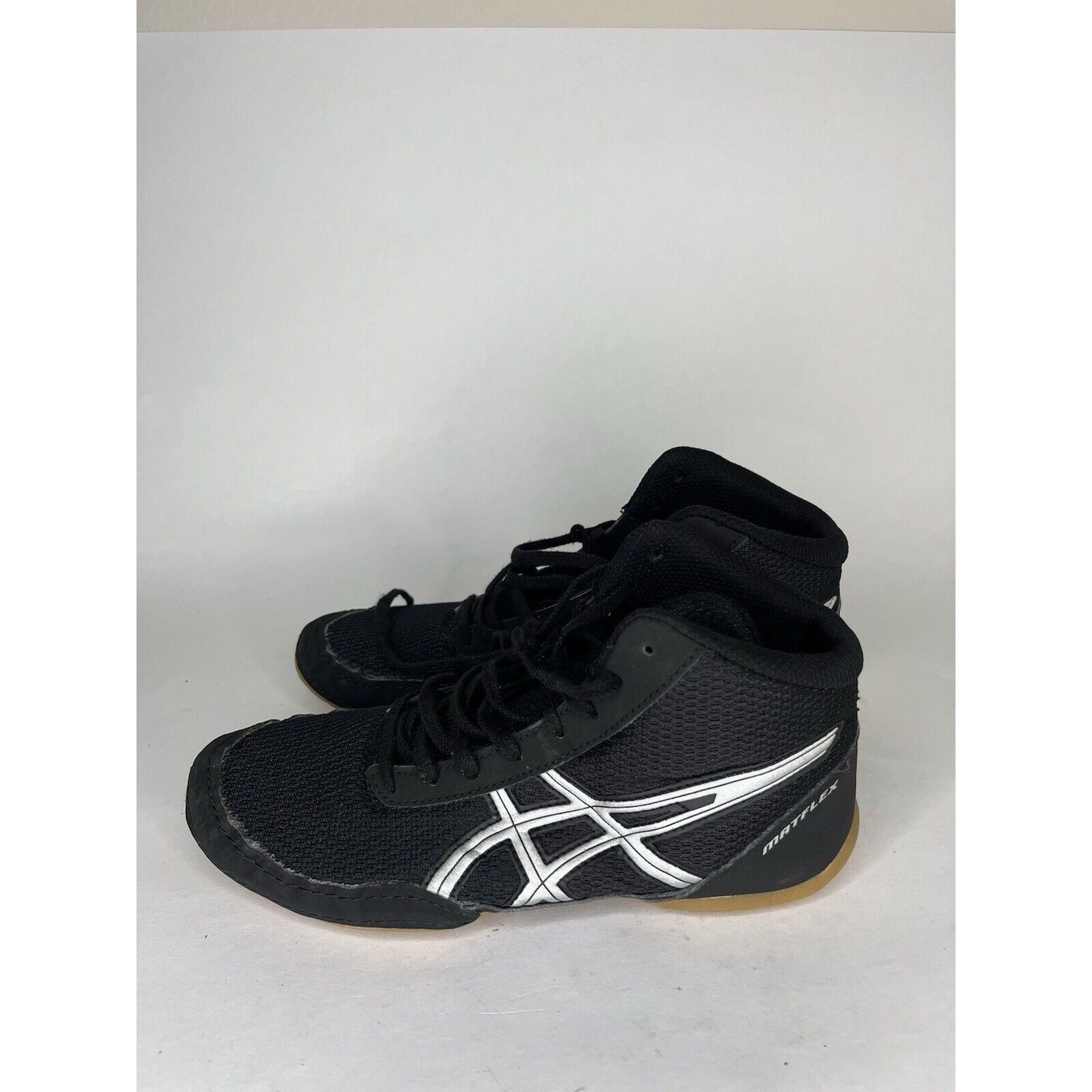 Asics Asics Black Synthetic Lace Up Athletic Wrestling Shoes Women Size US 5 / IT 35 - 1 Thumbnail