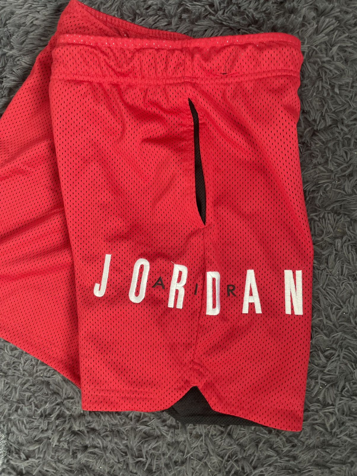 Jordan Brand Men Size Large Nike Air Jordan Mesh Shorts Red Above Knee Size US 34 / EU 50 - 3 Thumbnail