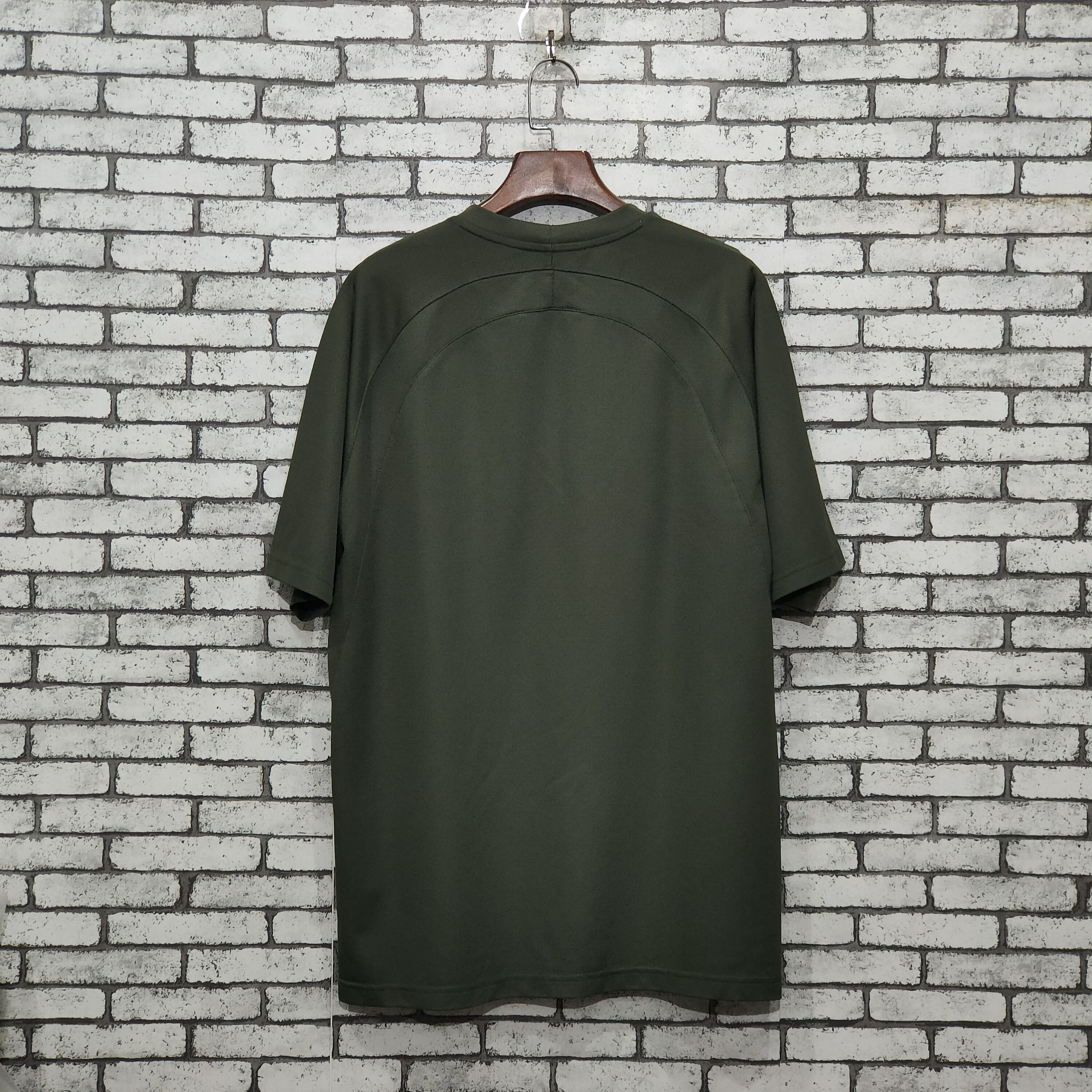 Nike 🔥Nike sportswear t-shirt Size US L / EU 52-54 / 3 - 4 Thumbnail