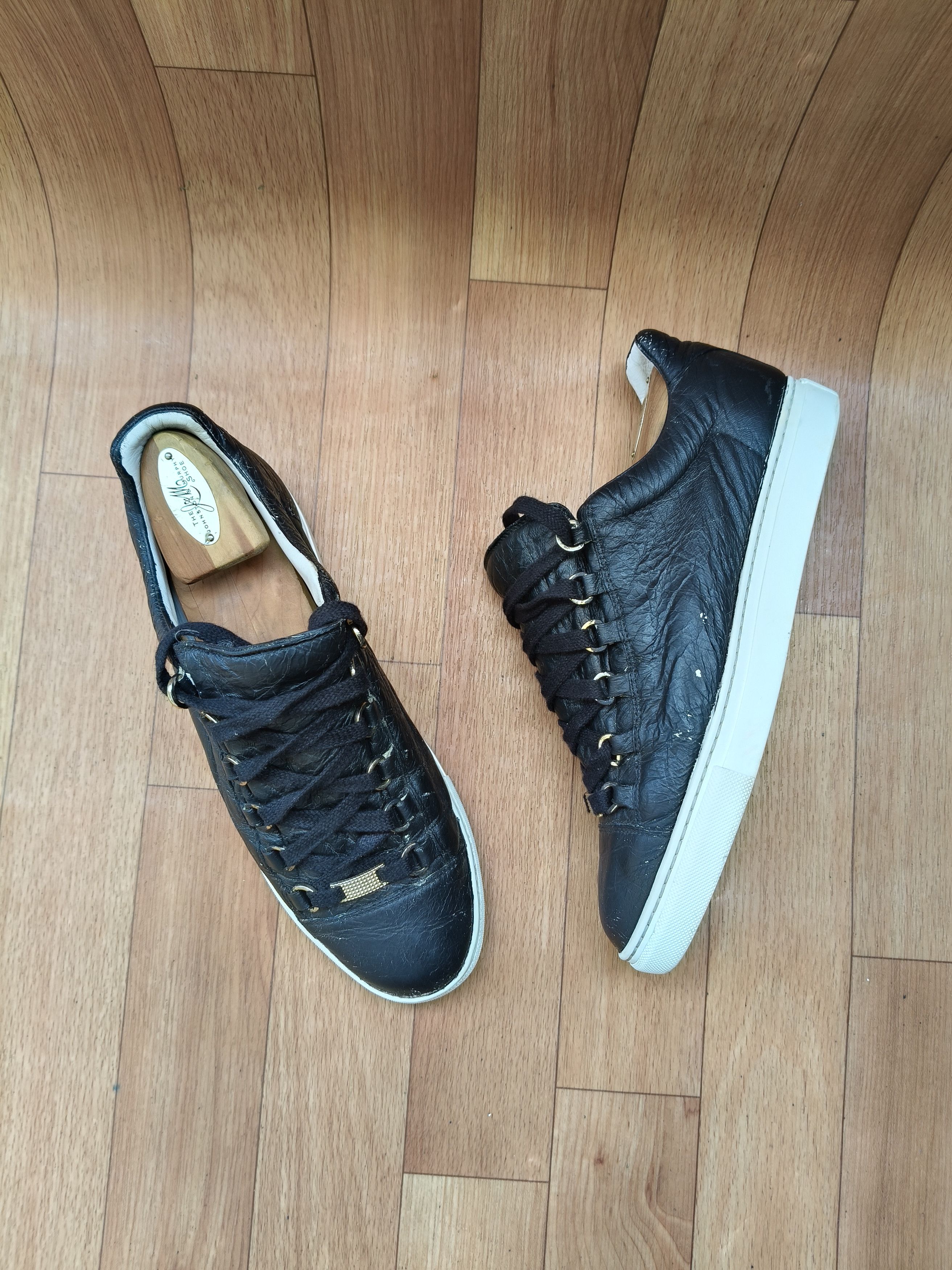Balenciaga BALENCIAGA ARENA CRACKED EFFECT LOW TOP SNEAKERS Size US 7.5 / EU 40-41 - 9 Thumbnail