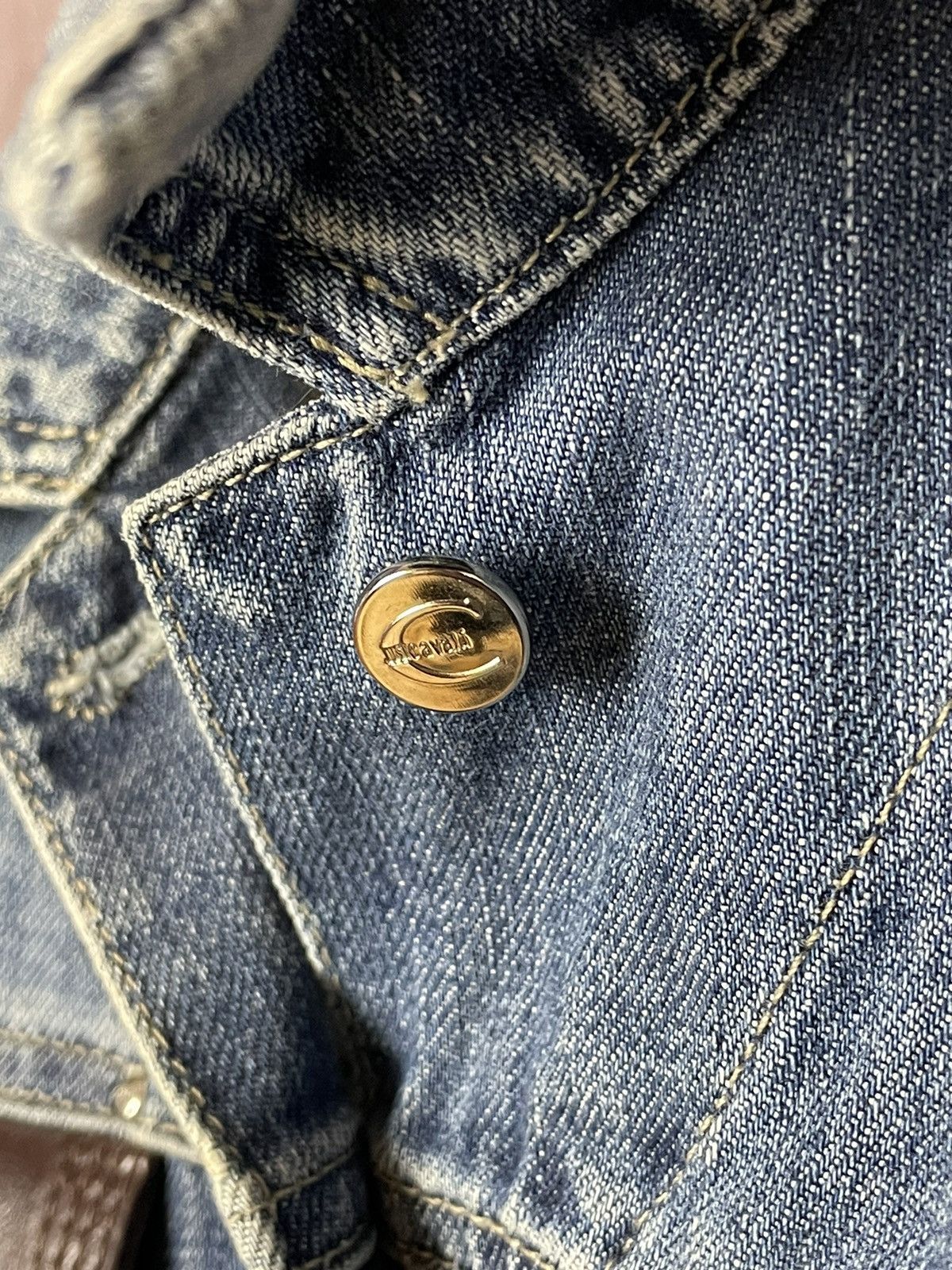 Just Cavalli × Roberto Cavalli × Vintage Vintage Roberto Cavalli Denim Jacket 90s Embroidered Size L / US 10 / IT 46 - 9 Thumbnail