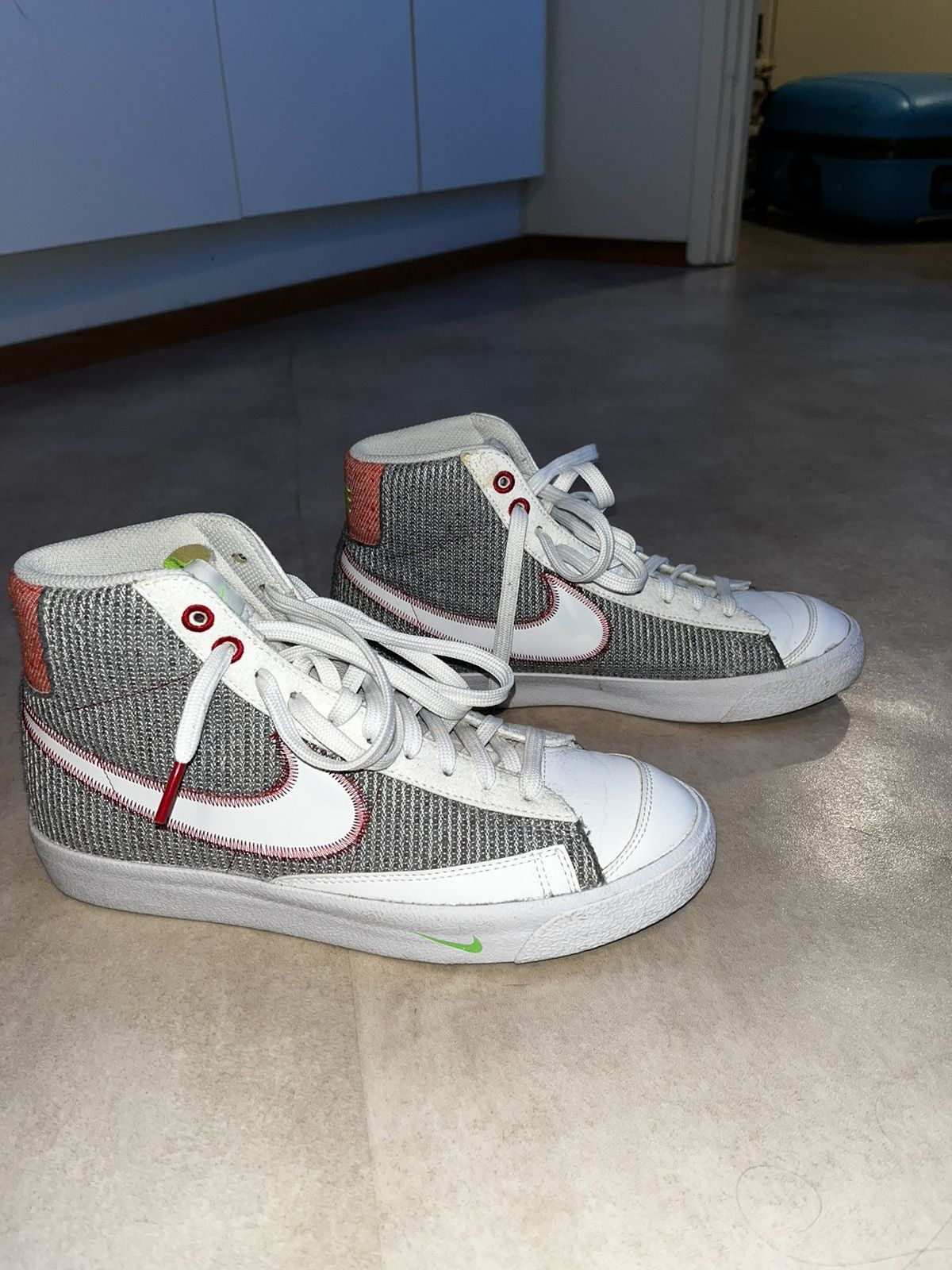 Nike Nike Blazer Mid ’77 Size US 8 / EU 41 - 2 Thumbnail