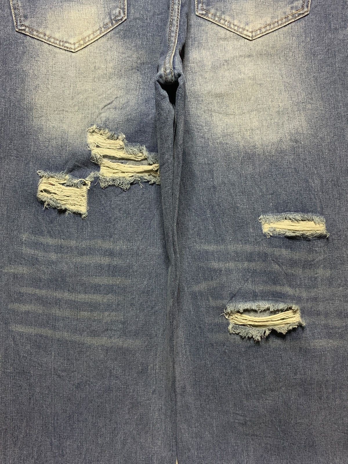 Japanese Brand SALES🔥Vintage Japanese Brand Blue Wash Ripped Baggy Jeans Size US 36 / EU 52 - 9 Thumbnail