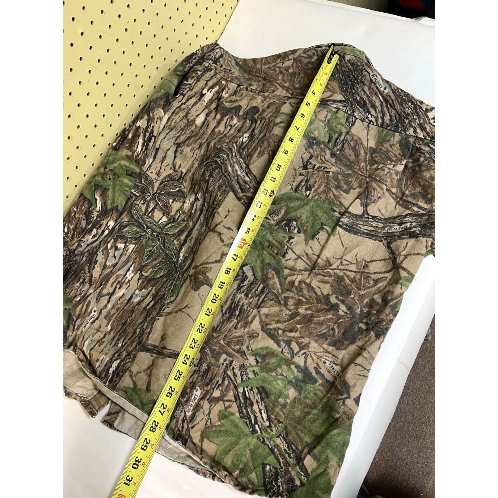 Realtree VINTAGE Realtree Shirt Mens LT Big & Tall Button-Up Camouflage Pockets Long Sleeve Collared Button-Down Size US L / EU 52-54 / 3 - 5 Thumbnail