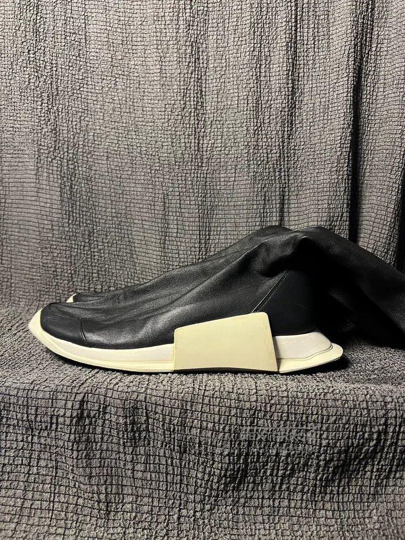 Rick Owens Rick Owens High sheepskin tank boots Size US 8 / EU 41 - 2 Thumbnail