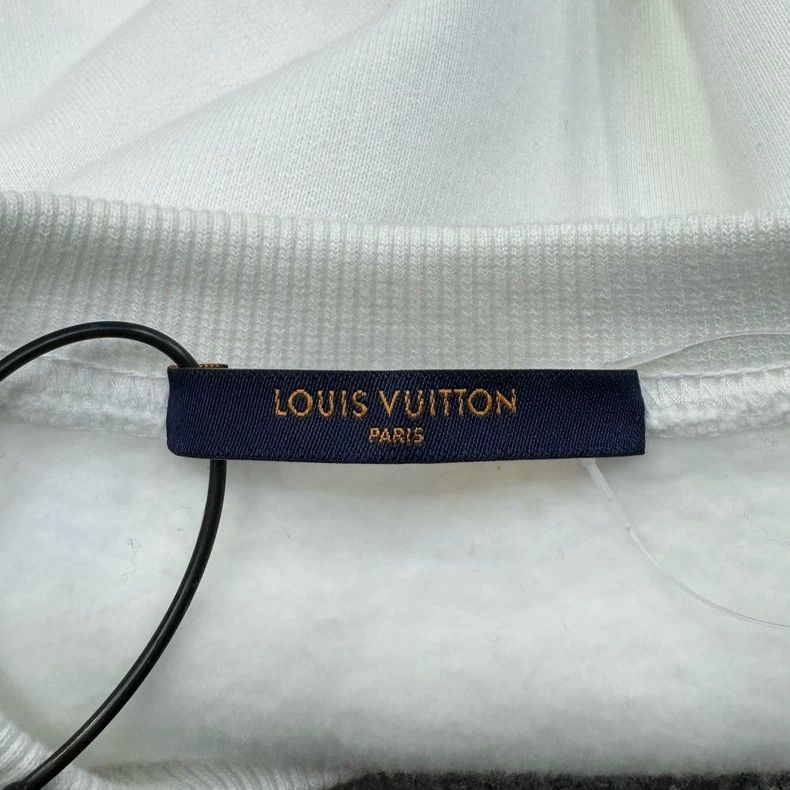 Louis Vuitton Louis Vuitton Figure embroidered sweatshirt Size US M / EU 48-50 / 2 - 3 Thumbnail