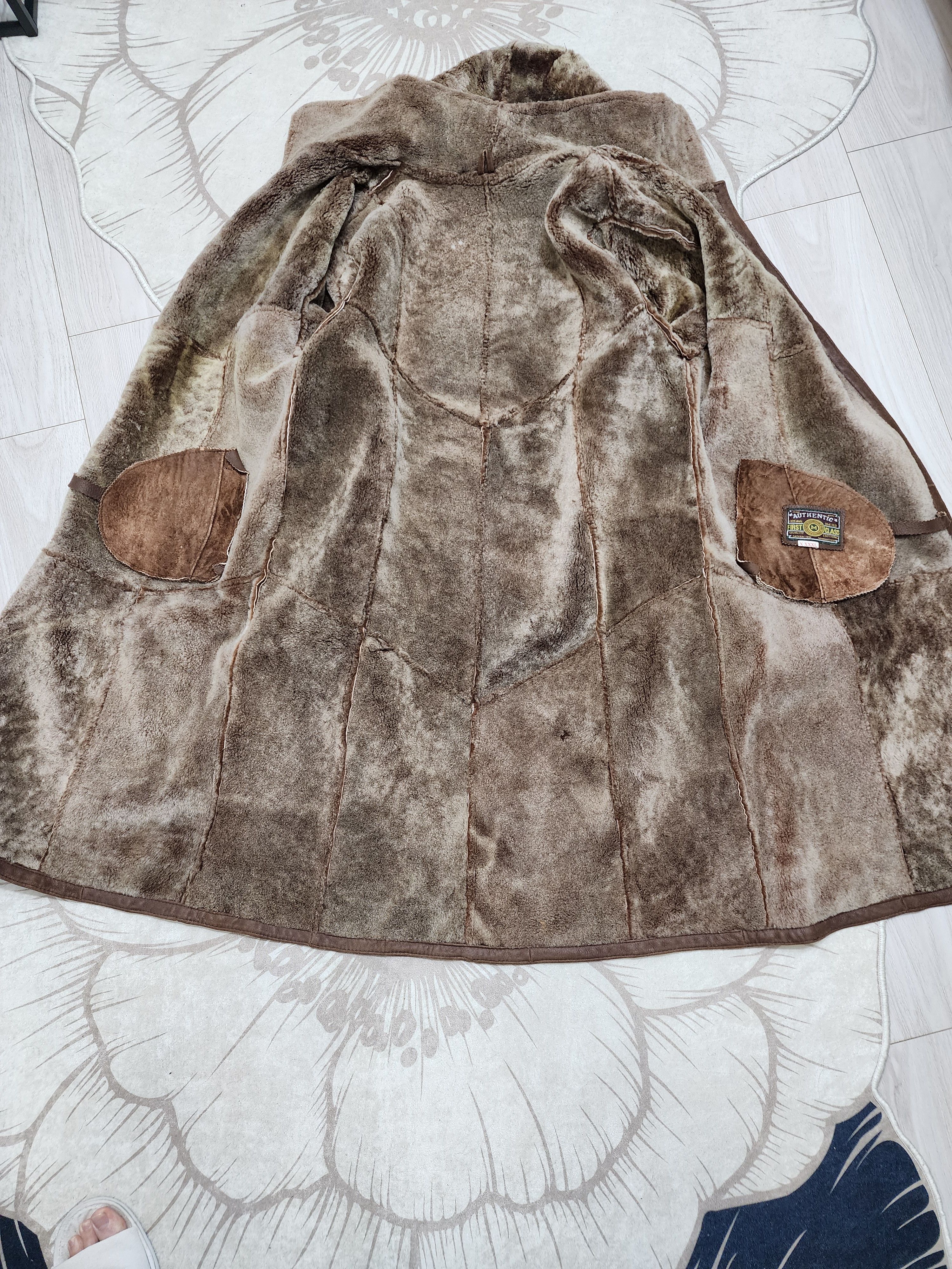 Furla Women's Brown Sheepskin Coat: Genuine Fur Hood Size 3XL / US 20-22 - 8 Thumbnail