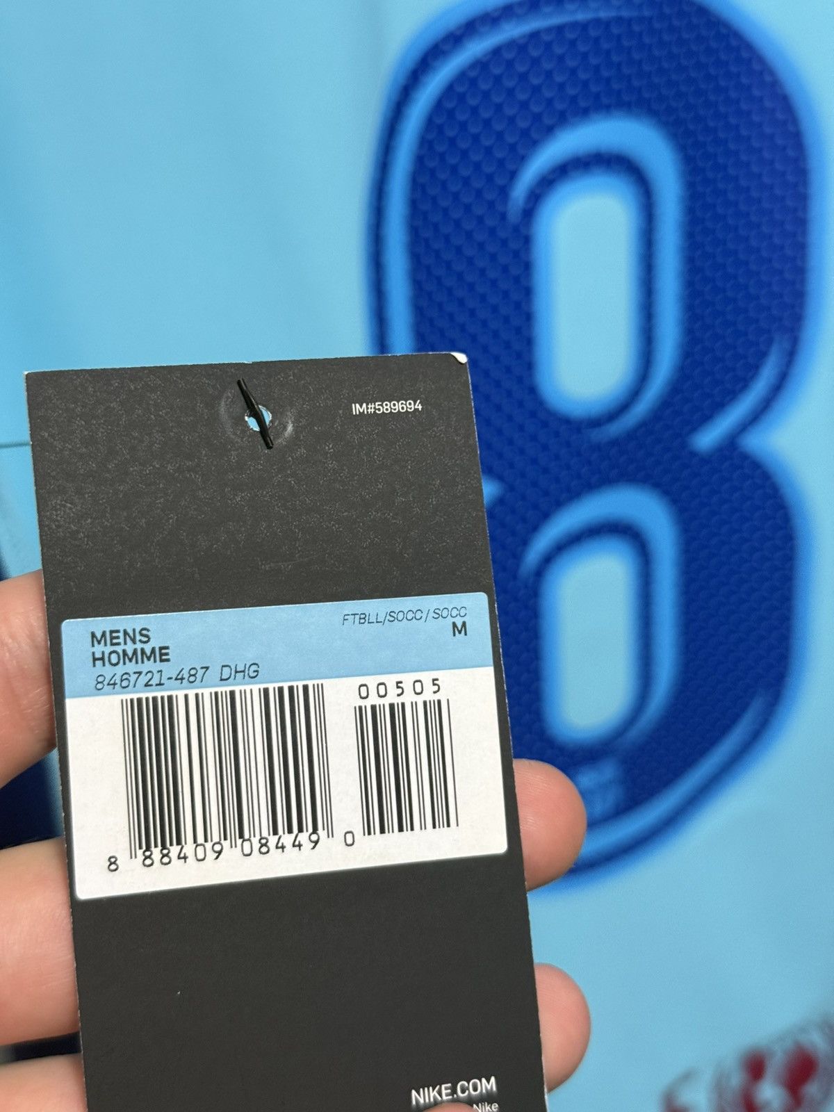 Nike Player issue 17/18 Barça Away — Andrés Iniesta #8 BNWT Size US M / EU 48-50 / 2 - 17 Thumbnail