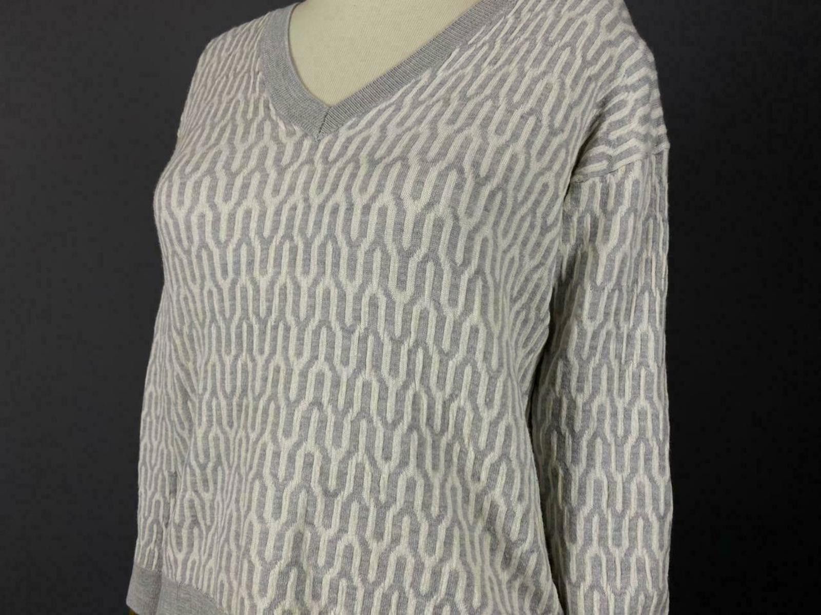 Designer Ladies Allude Grey V-Neck Wool Long Sleeve Sweater Size M Size M / US 6-8 / IT 42-44 - 3 Thumbnail