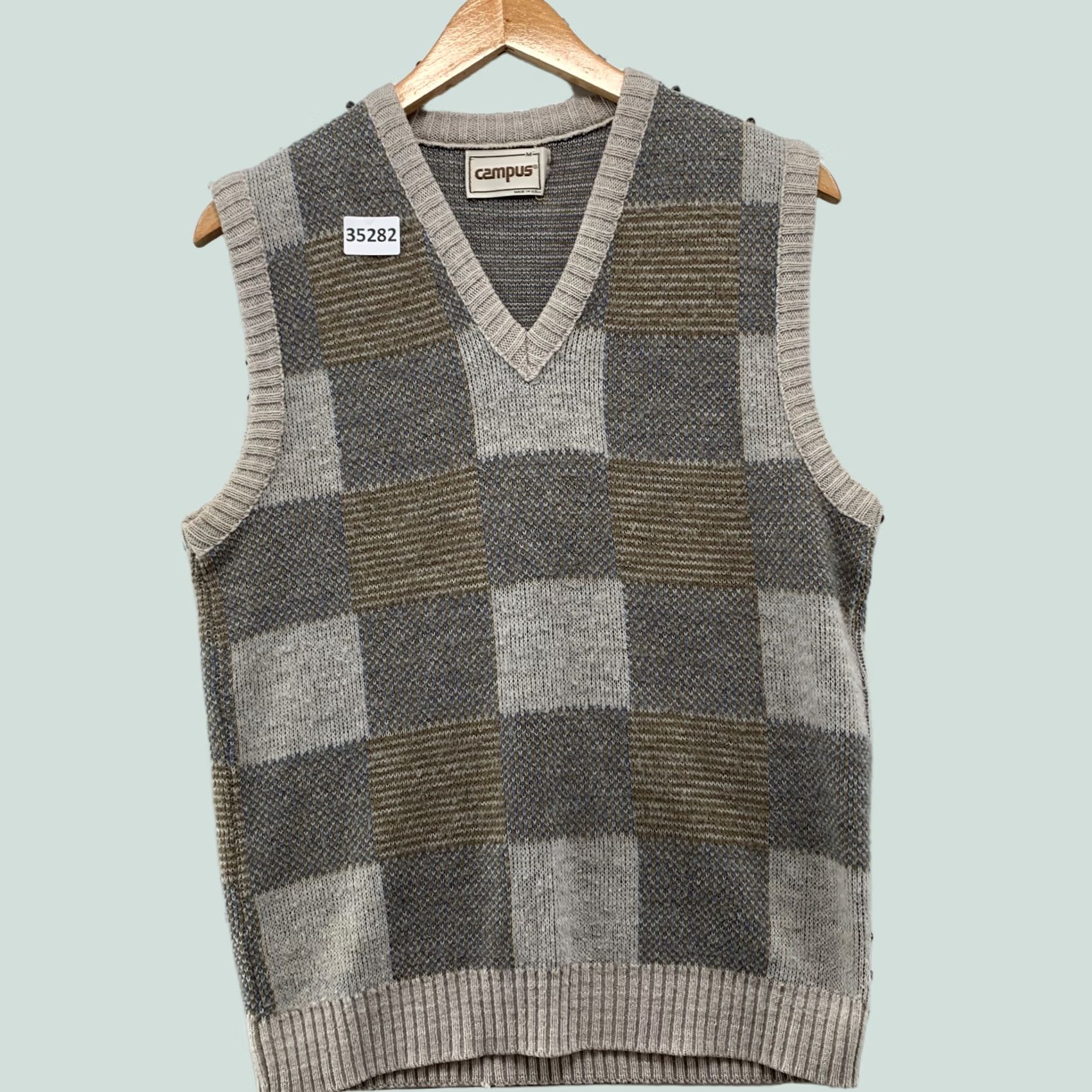 Vintage VINTAGE Campus Sweater Vest Mens Medium Gray Geometric V Neck USA Size US M / EU 48-50 / 2 - 1 Thumbnail