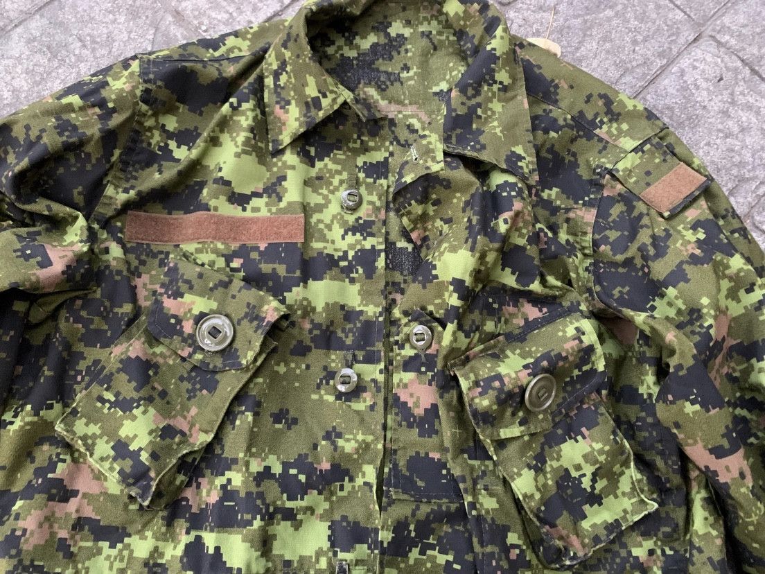 Other CadPat Camo Lightweight Jacket 7344 Mens Large Long Near New Size US L / EU 52-54 / 3 - 4 Thumbnail