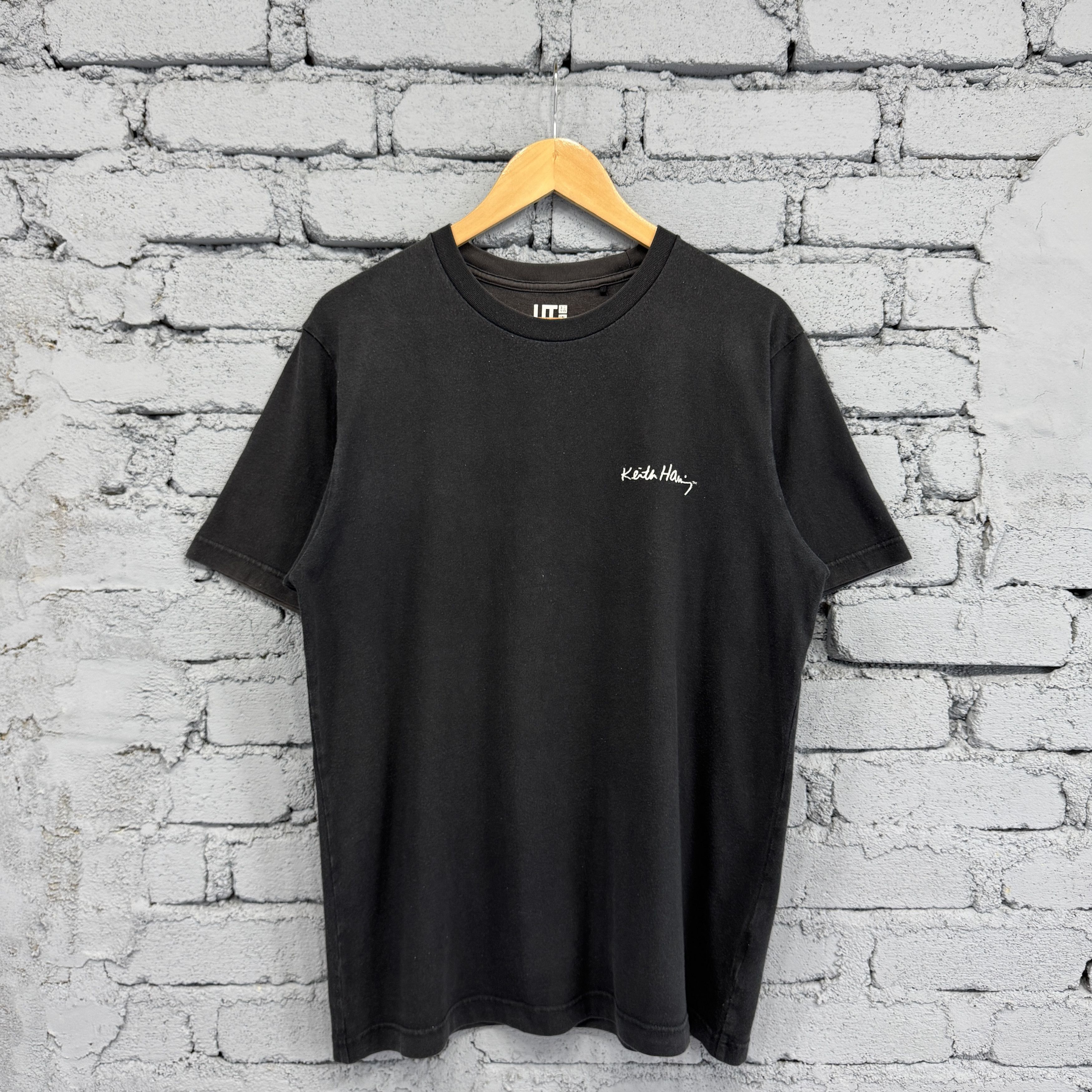Vintage Rare Keith Haring X Uniqlo Tokyo Sunfaded Tshirt Size US L / EU 52-54 / 3 - 2 Thumbnail