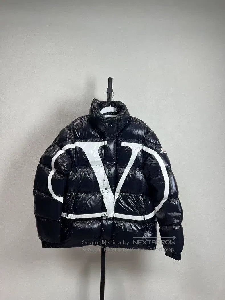 Valentino Valentino Black big logo down jacket Size US L / EU 52-54 / 3 - 1 Thumbnail